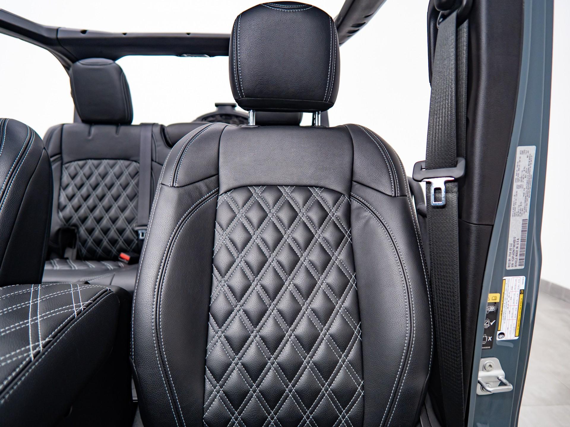 2026 JEEP WRANGLER 4X4 in Anvil Clearcoat, photo 33 of 59
