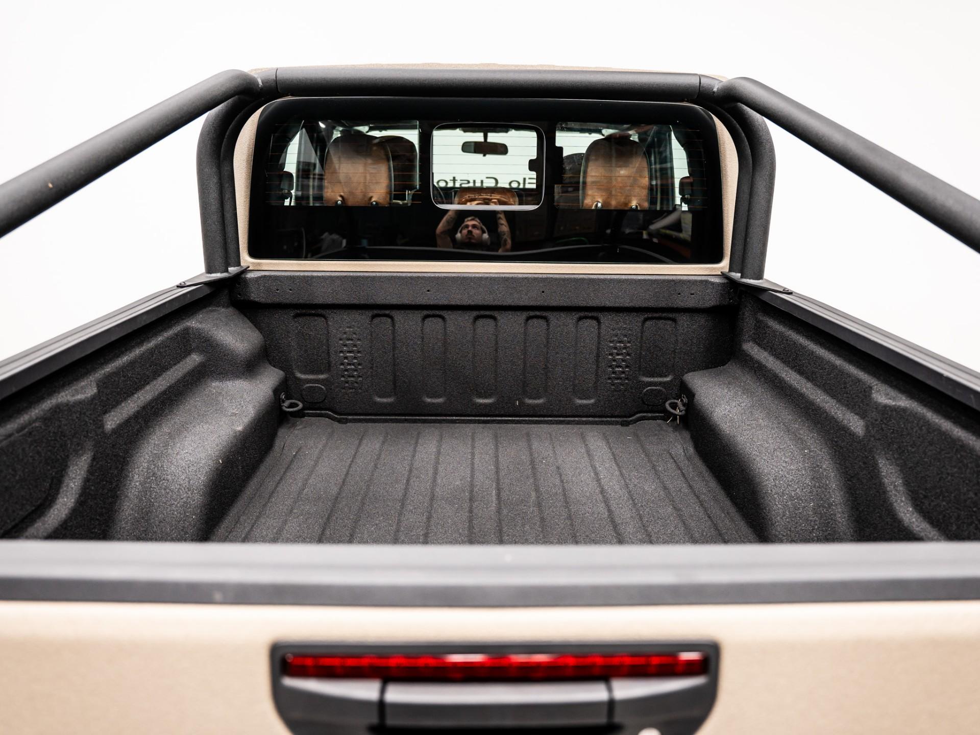 2026 JEEP GLADIATOR 4X4 in Tan, photo 13 of 60