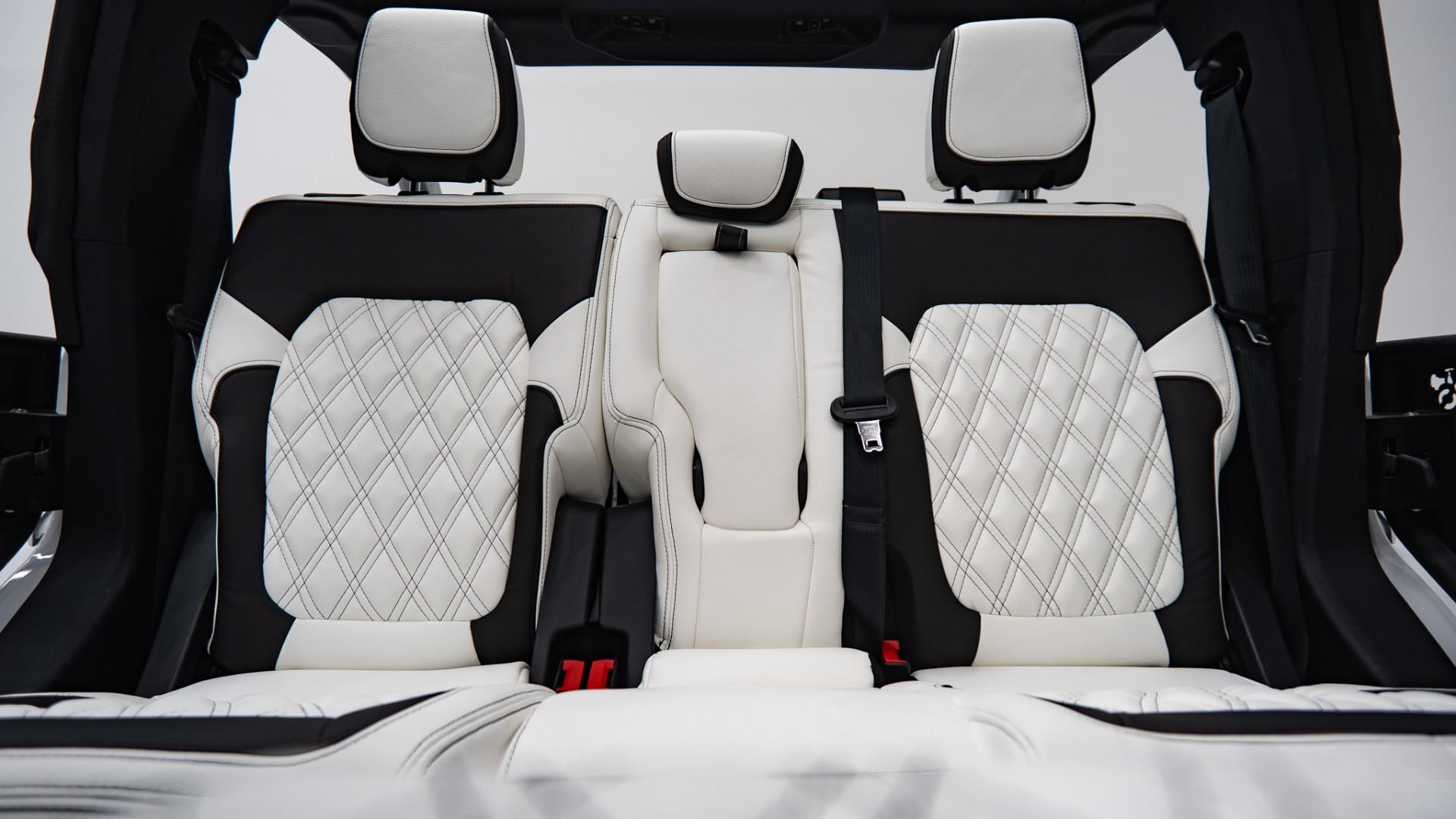 2025 FORD BRONCO 4X4 in Oxford White, photo 39 of 46