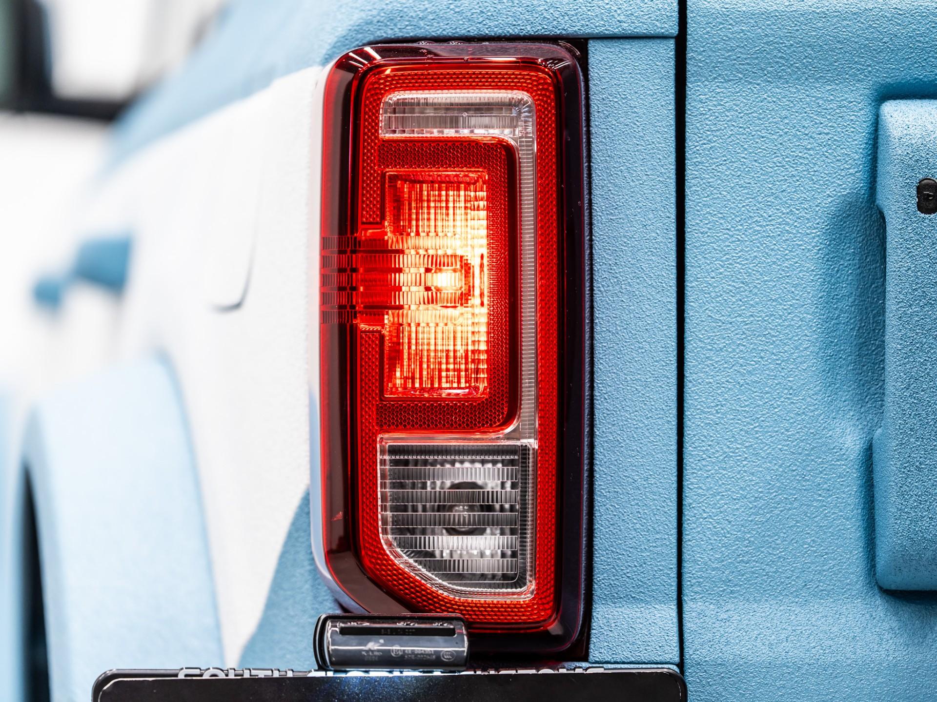 2025 FORD BRONCO 4X4 in Baby Blue, photo 12 of 49