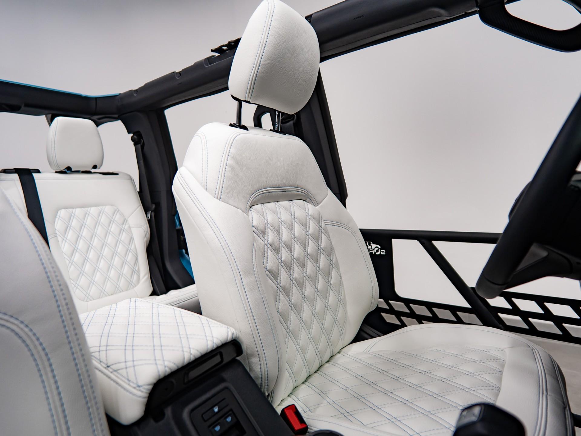 2025 FORD BRONCO 4X4 in Baby Blue, photo 38 of 49