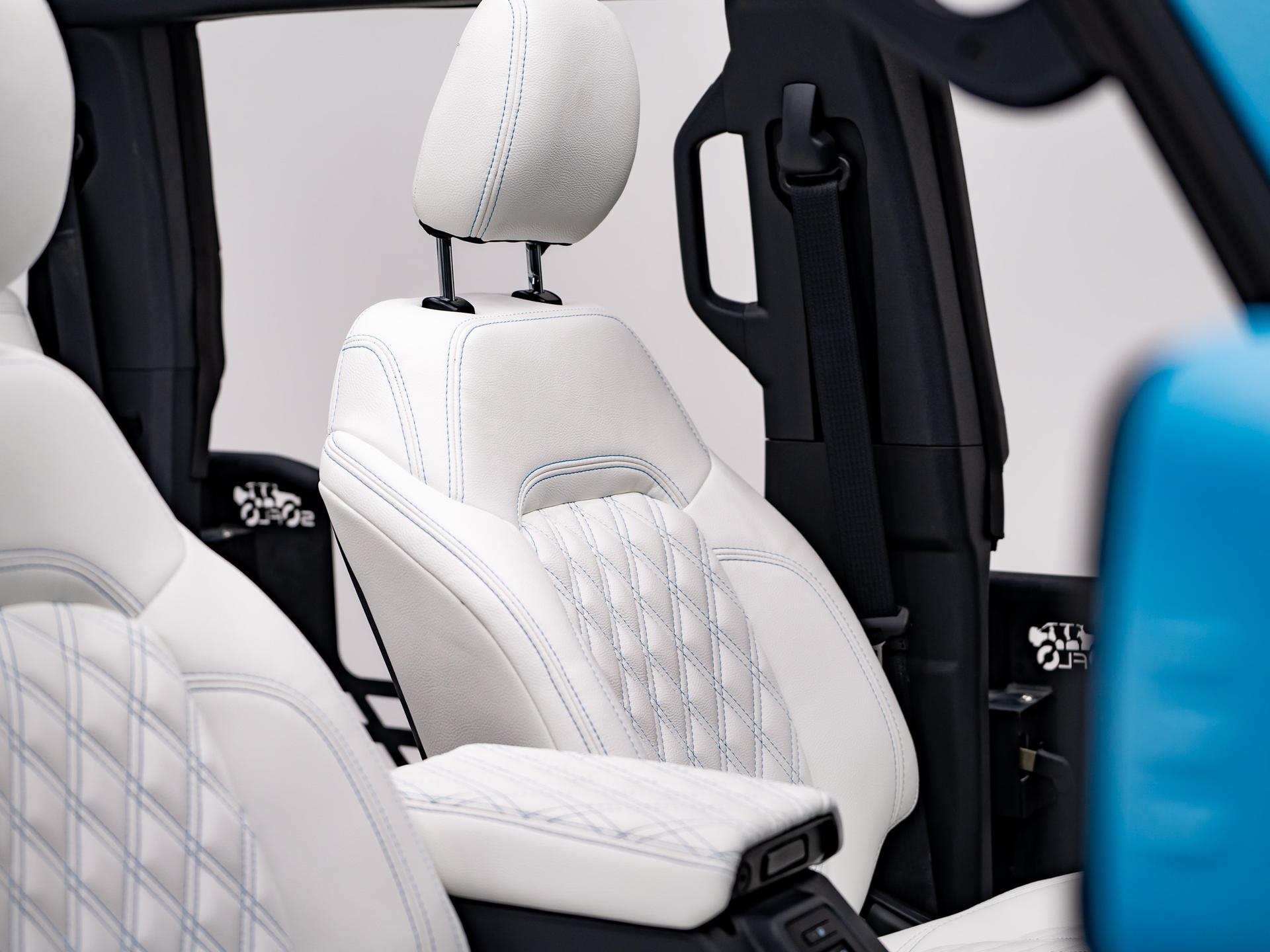 2025 FORD BRONCO 4X4 in Baby Blue, photo 42 of 49