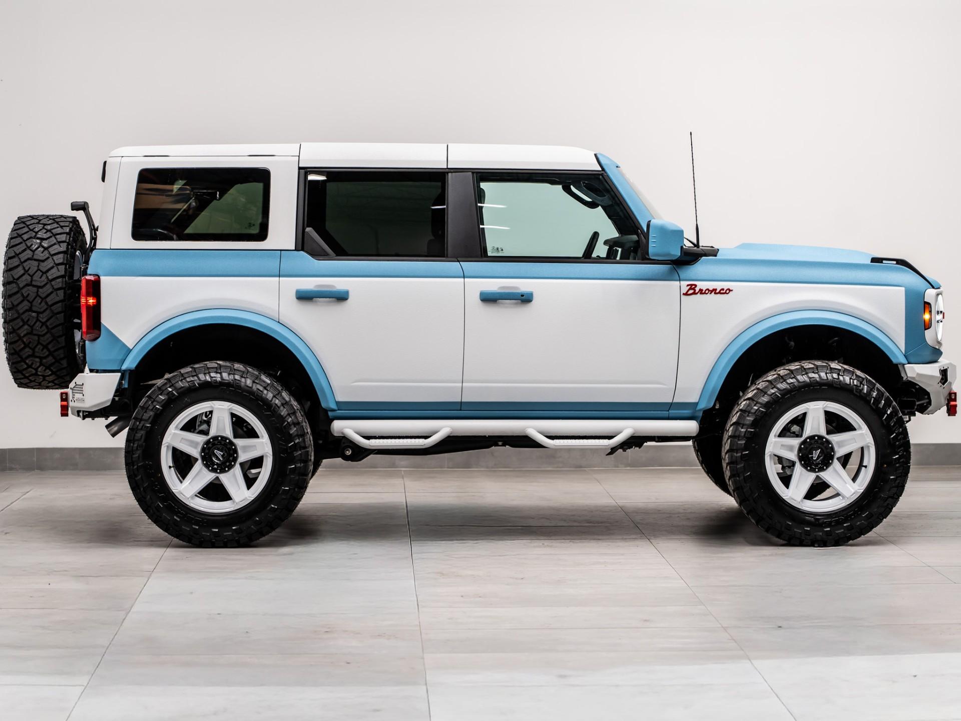 2025 FORD BRONCO 4X4 in Baby Blue, photo 9 of 49