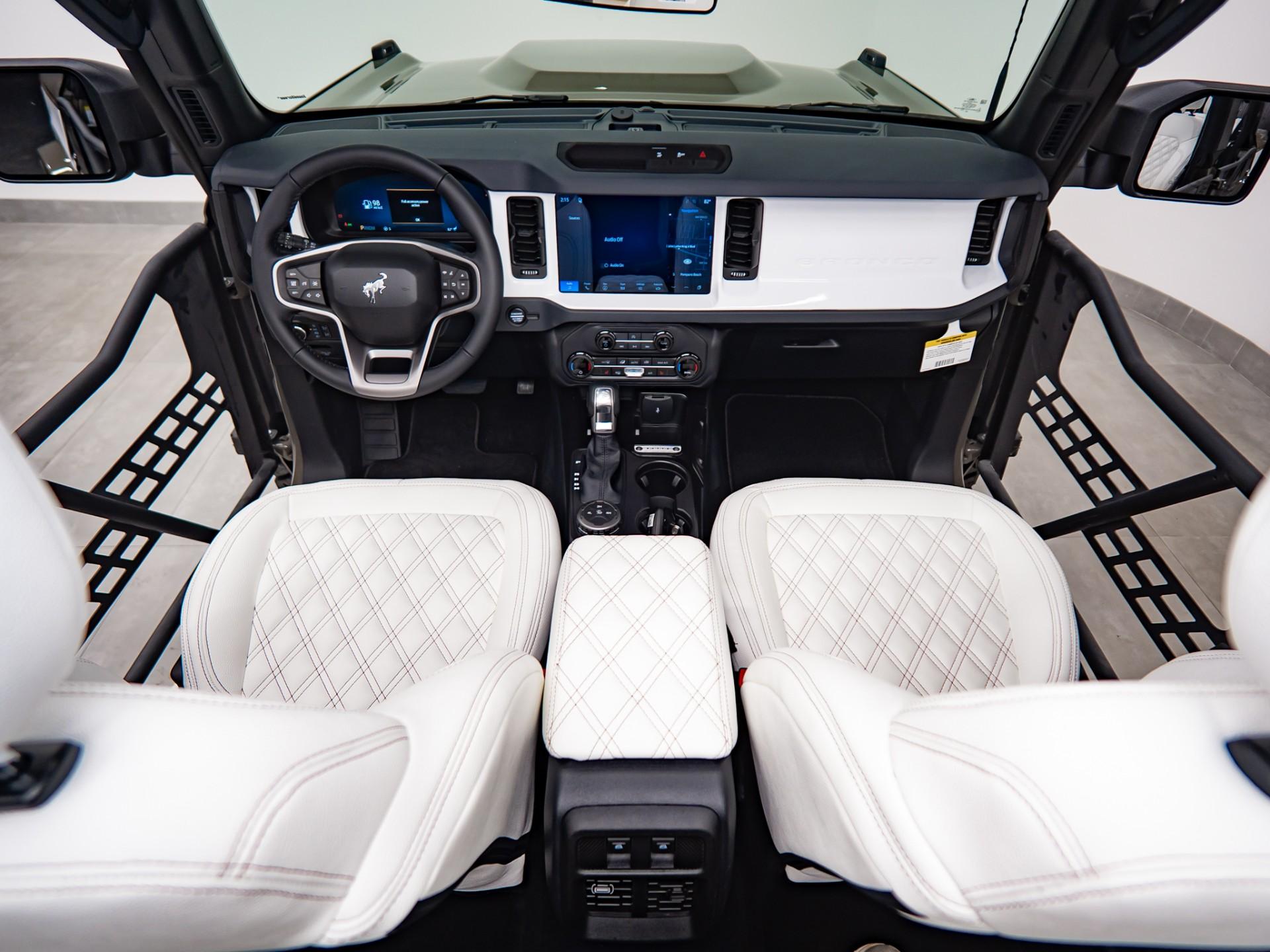 2026 FORD BRONCO 4X4 in Marsh Gray, photo 4 of 60