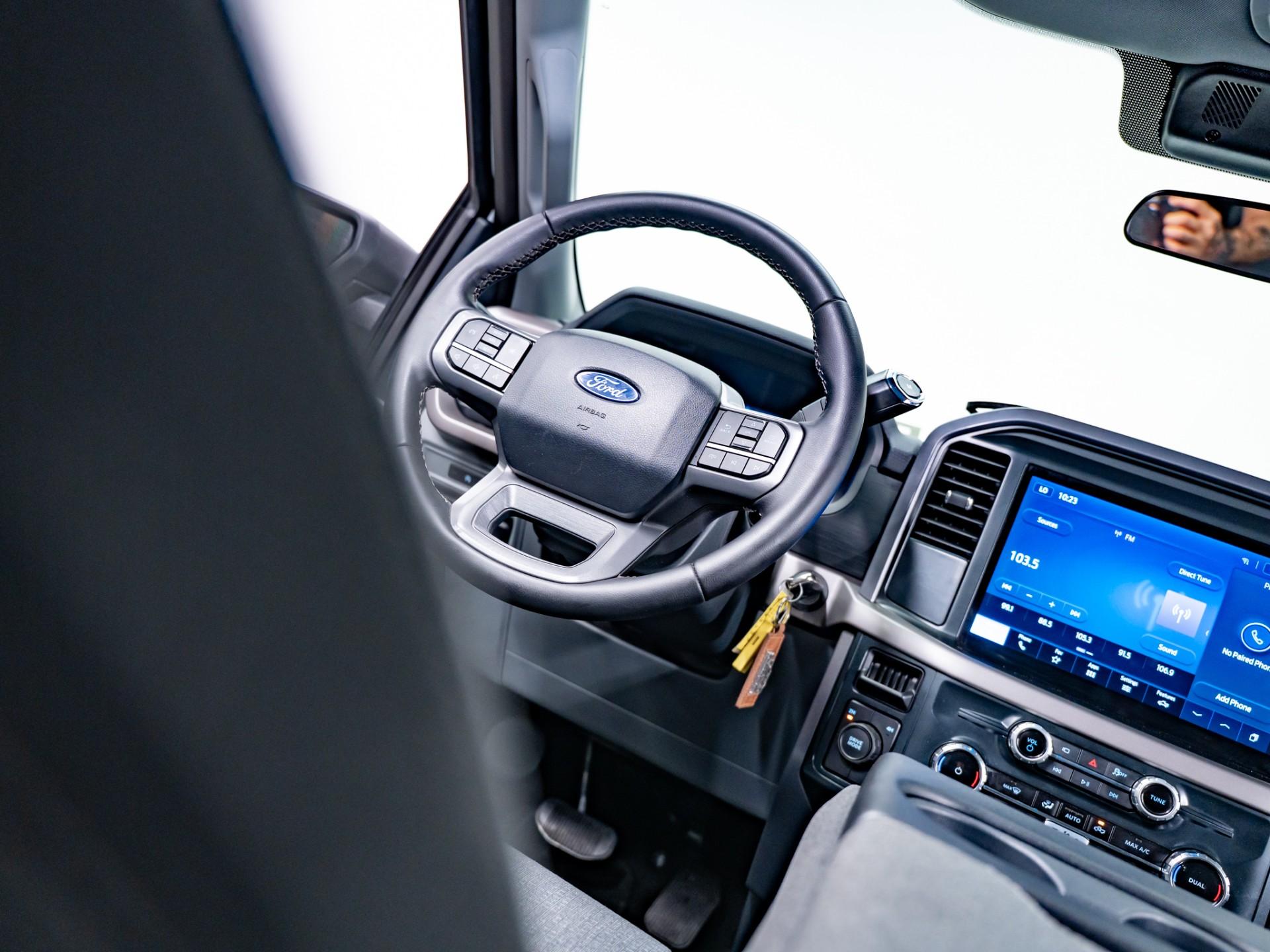 2025 FORD F-150 4X4 in Oxford White, photo 34 of 50