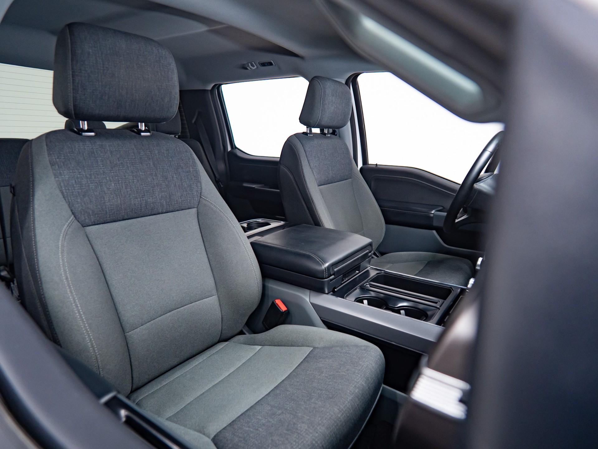 2025 FORD F-150 4X4 in Oxford White, photo 21 of 27