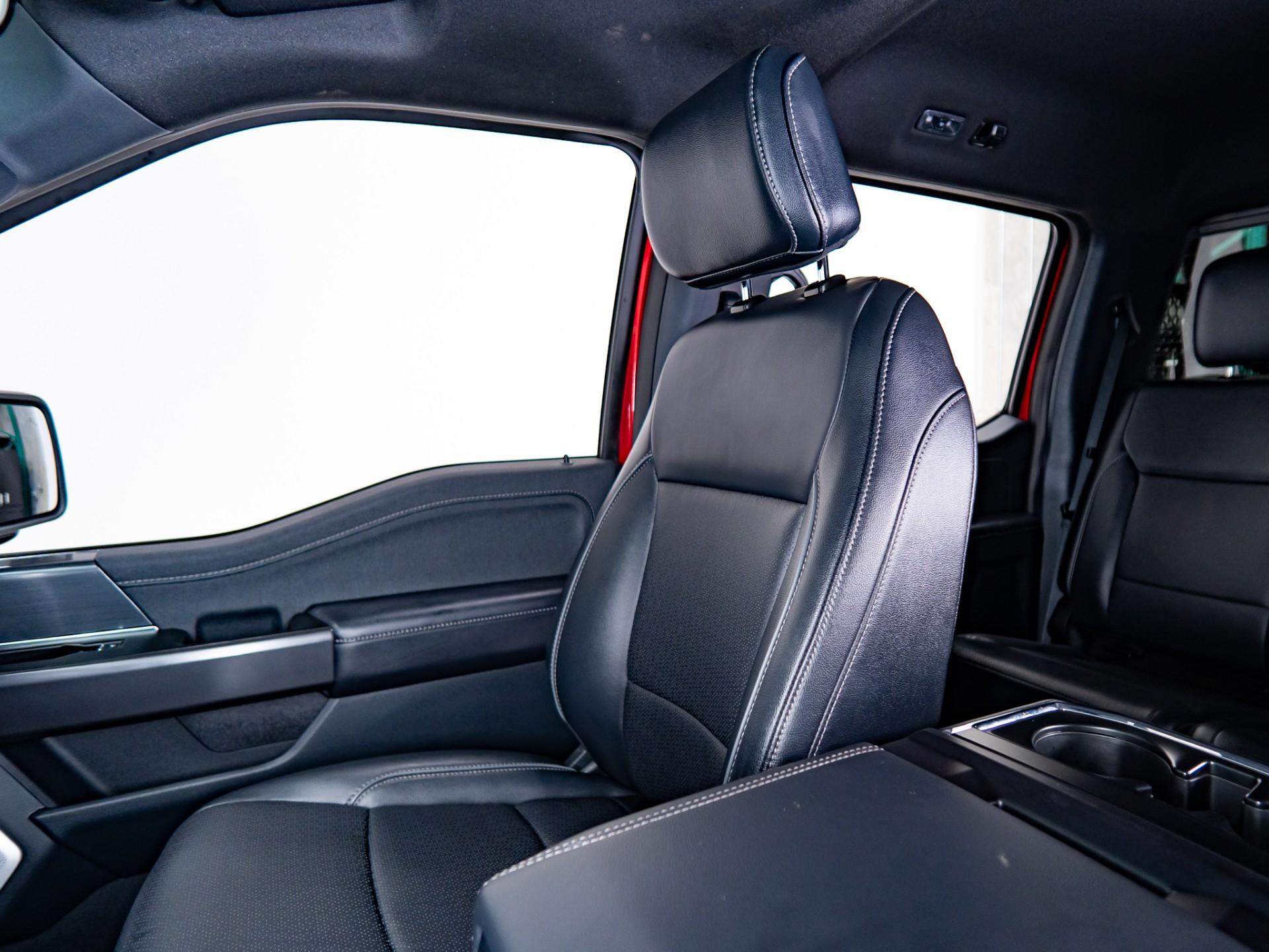 2025 FORD F-150 LARIAT 4X4 in Rapid Red Metallic Tinted Clearcoat, photo 30 of 49
