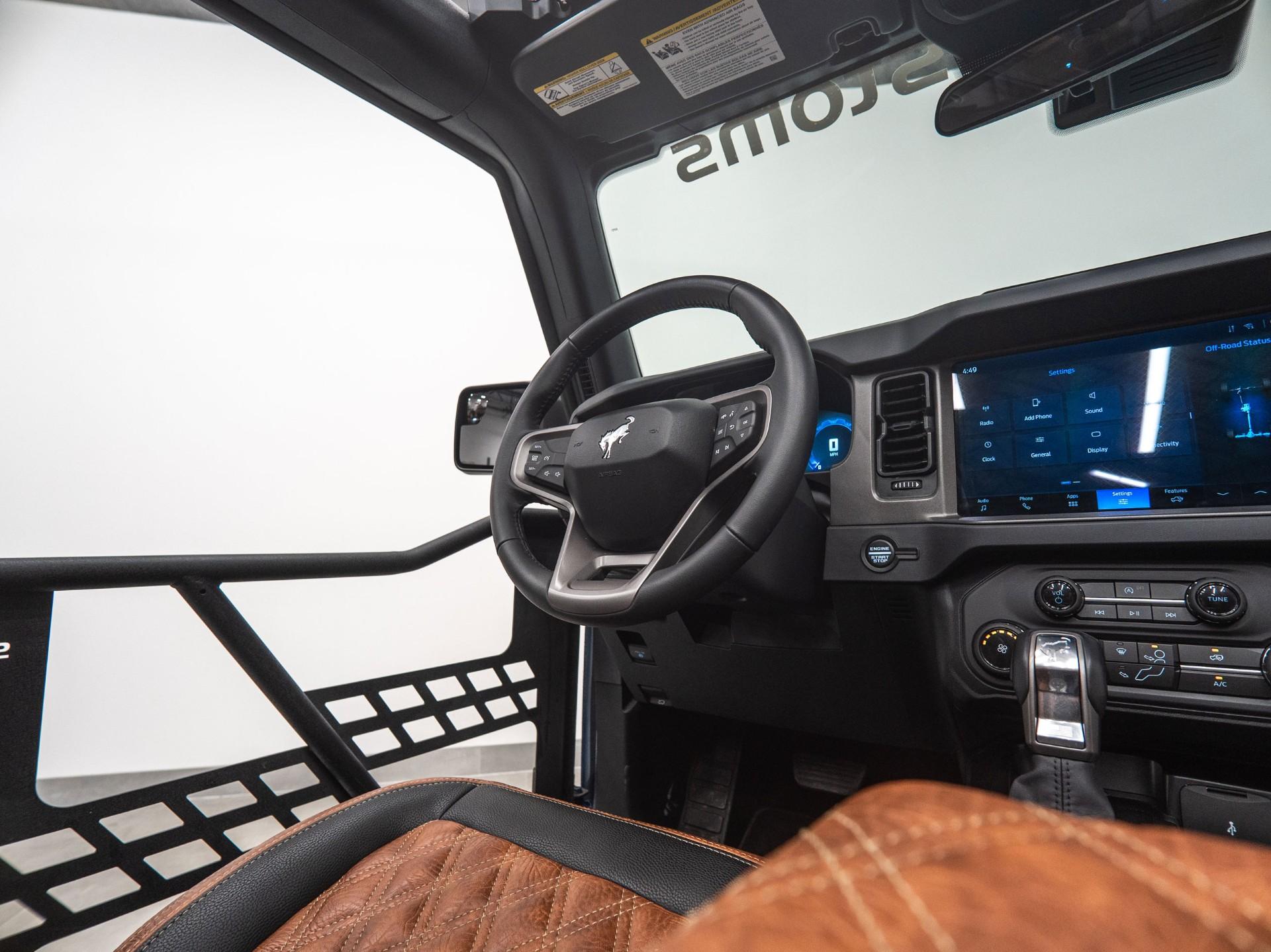 2025 FORD BRONCO 4X4 in Navy, photo 22 of 60
