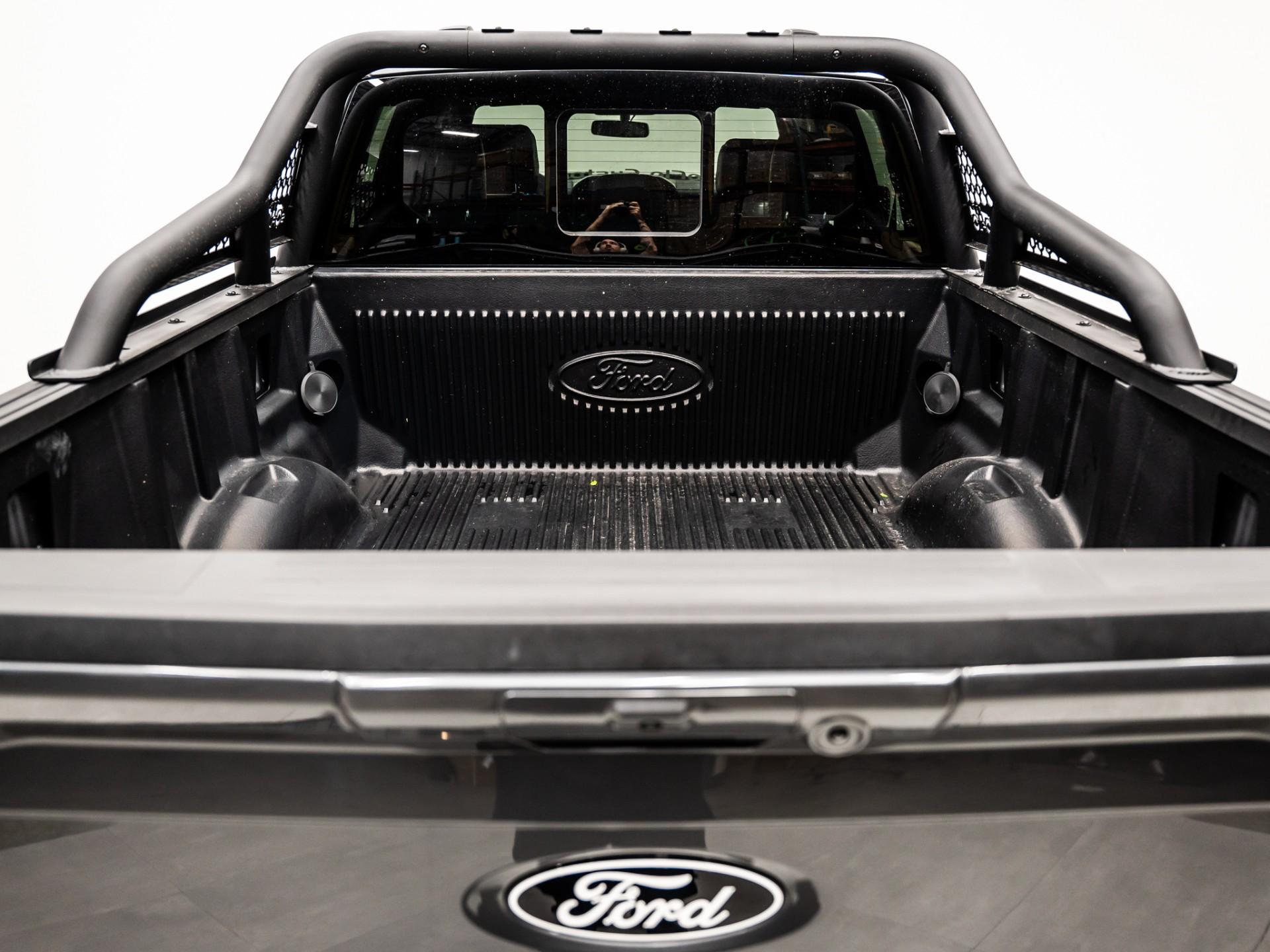 2025 FORD F-150 LARIAT 4X4 in Carbonized Gray Metallic, photo 15 of 57