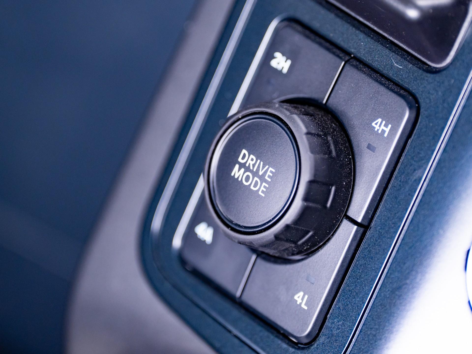 2025 FORD F-150 LARIAT 4X4 in Carbonized Gray Metallic, photo 46 of 57