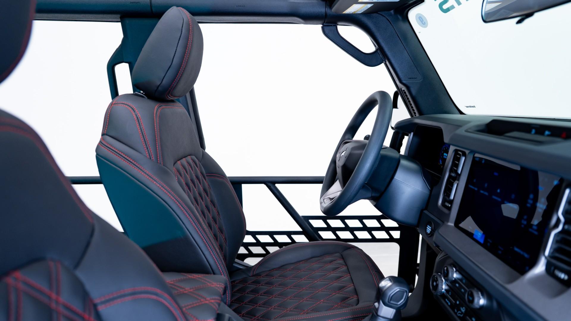 2024 FORD BRONCO 4X4 in Hot Pepper Red Metallic Tinted Clearcoat, photo 12 of 20