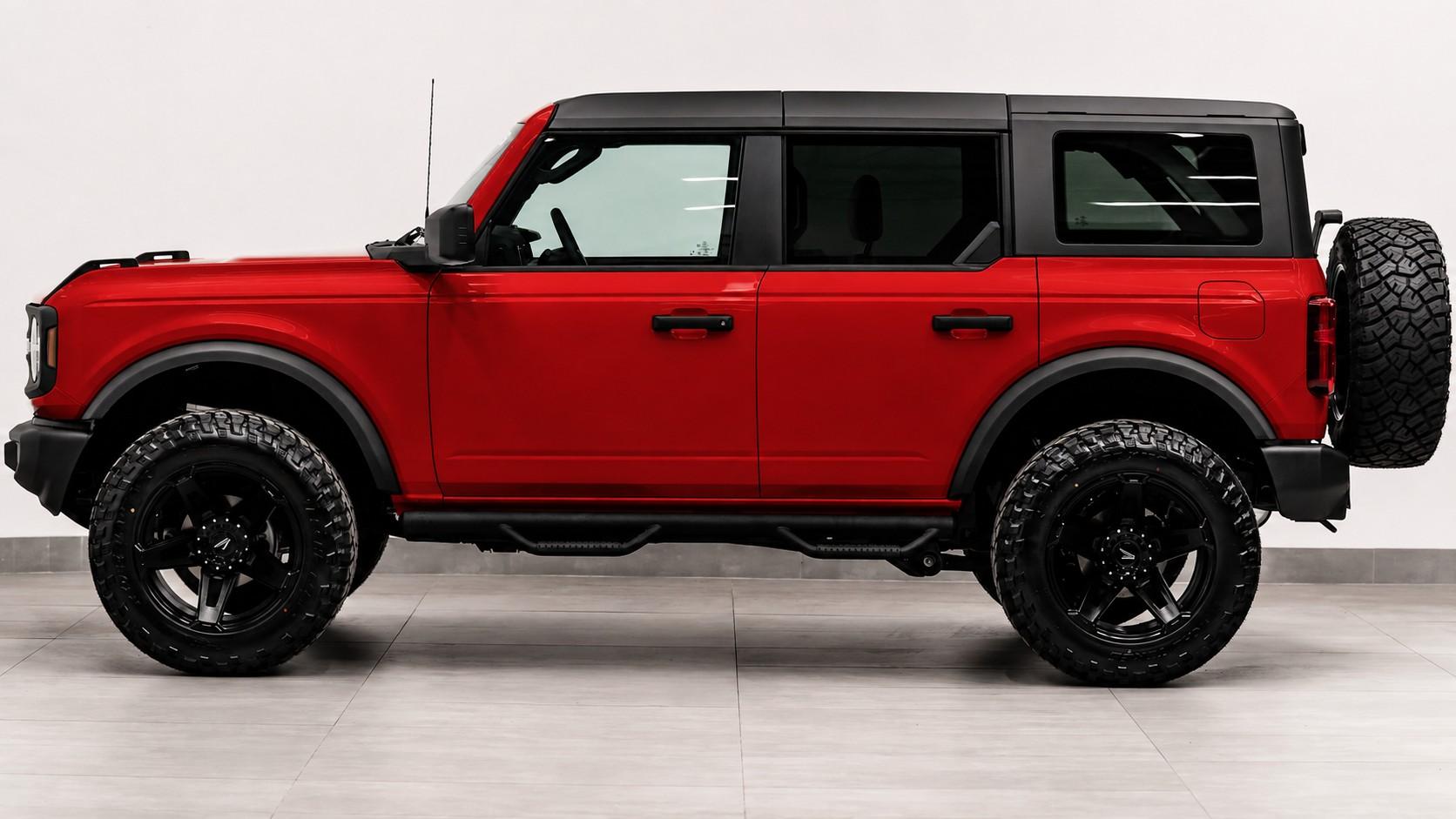 2024 FORD BRONCO 4X4 in Hot Pepper Red Metallic Tinted Clearcoat, photo 11 of 20