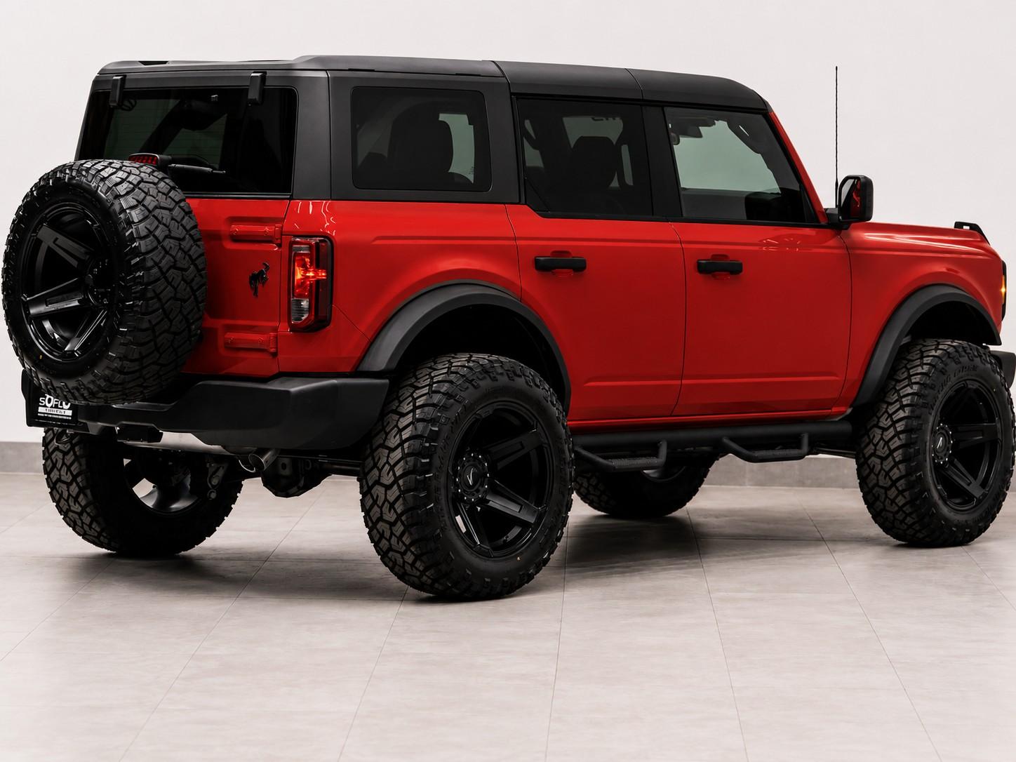 2024 FORD BRONCO 4X4 in Hot Pepper Red Metallic Tinted Clearcoat, photo 8 of 20