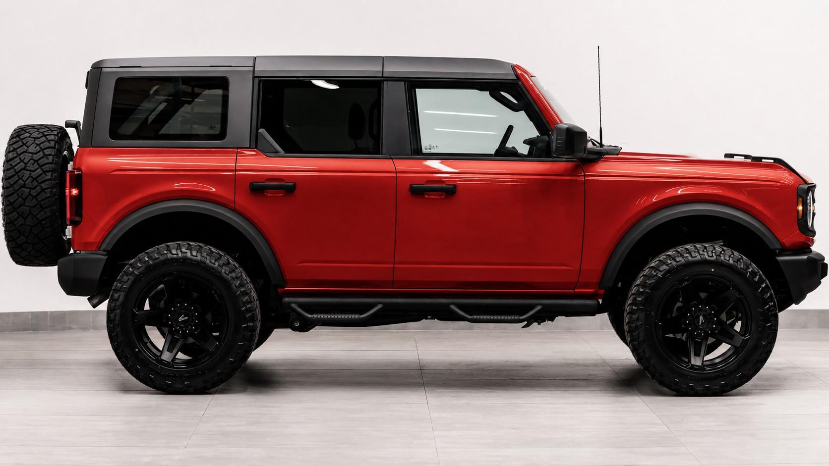 2024 FORD BRONCO 4X4 in Hot Pepper Red Metallic Tinted Clearcoat, photo 7 of 20
