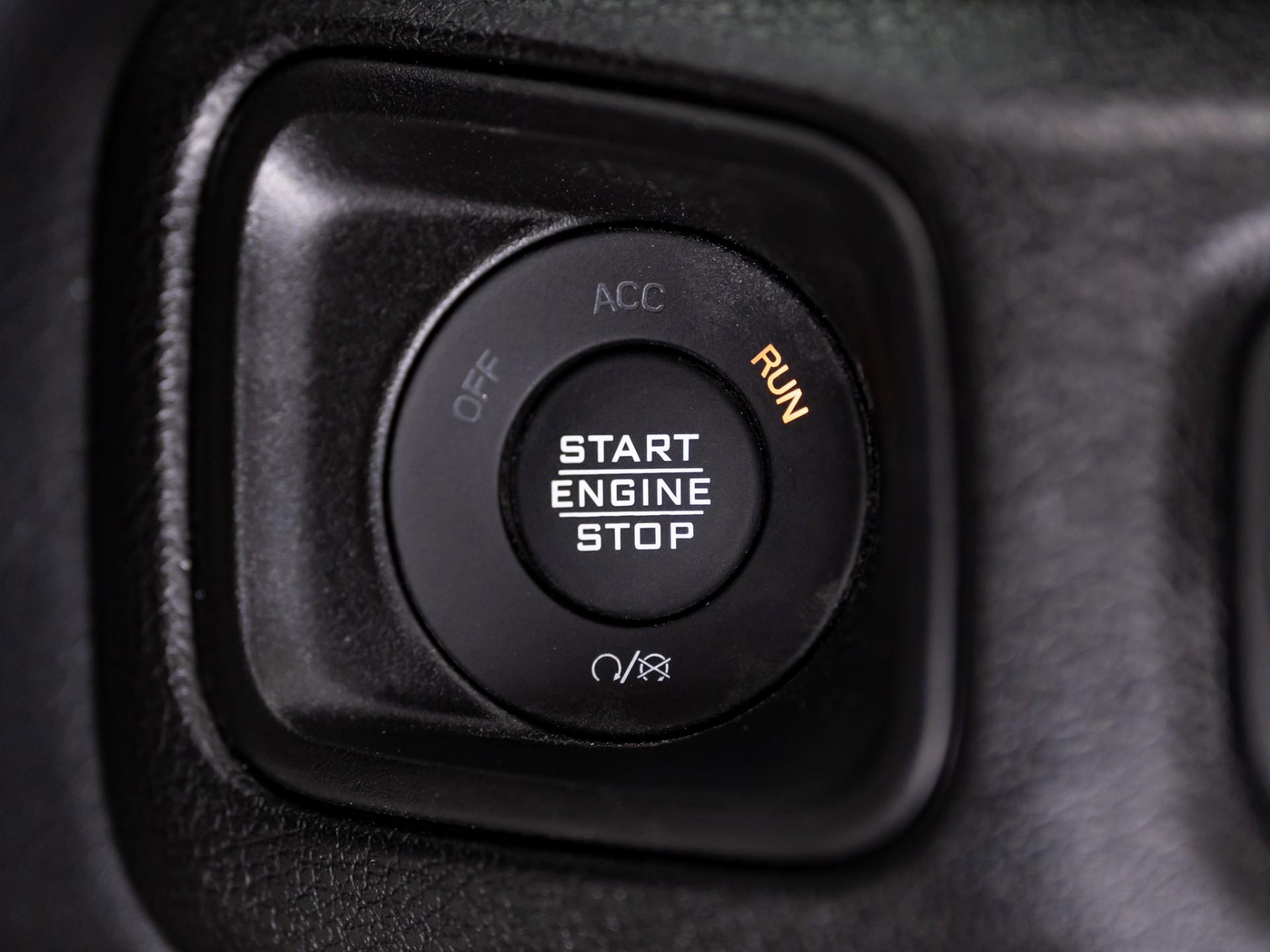 2026 JEEP GLADIATOR 4X4 in Black, photo 50 of 60