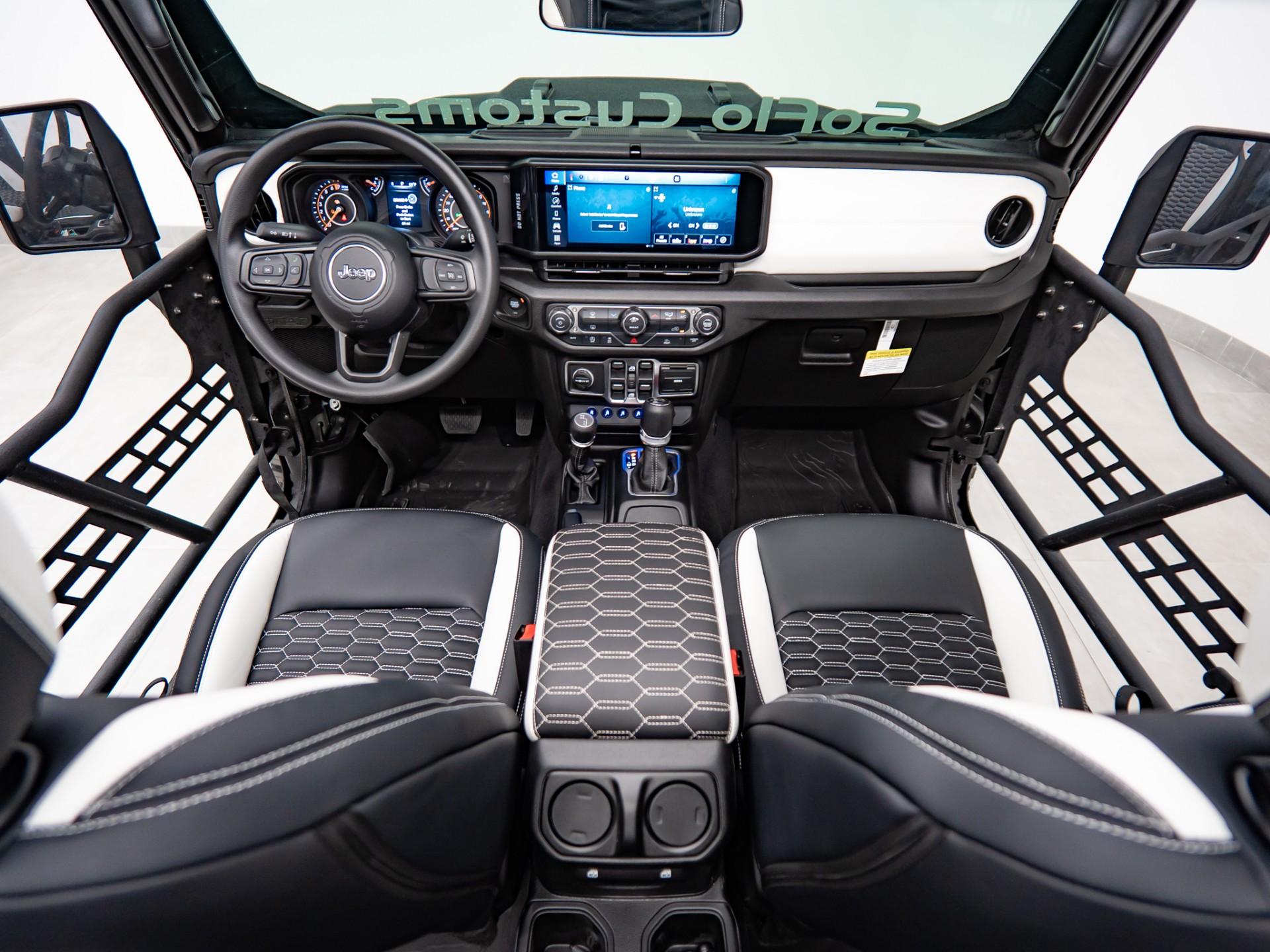2026 JEEP GLADIATOR 4X4 in Black, photo 5 of 60