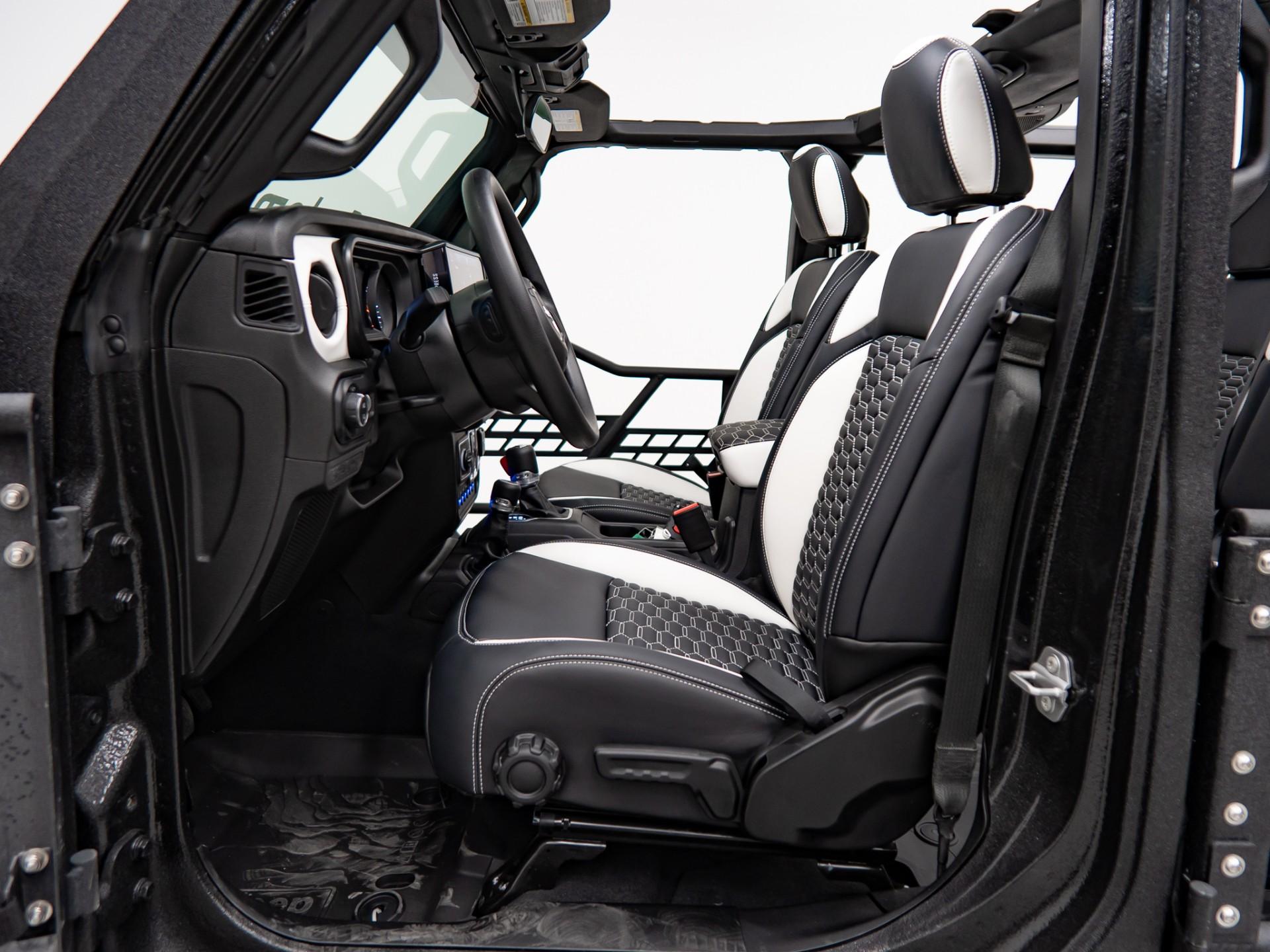 2026 JEEP GLADIATOR 4X4 in Black, photo 33 of 60