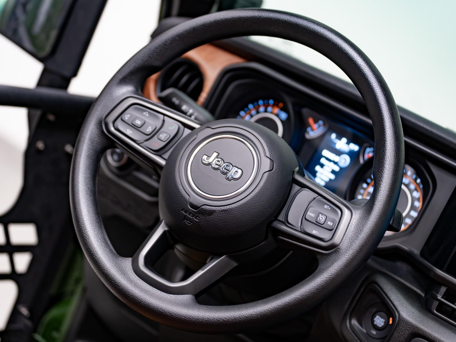 2026 JEEP GLADIATOR 4X4 in Green, photo 45 of 59