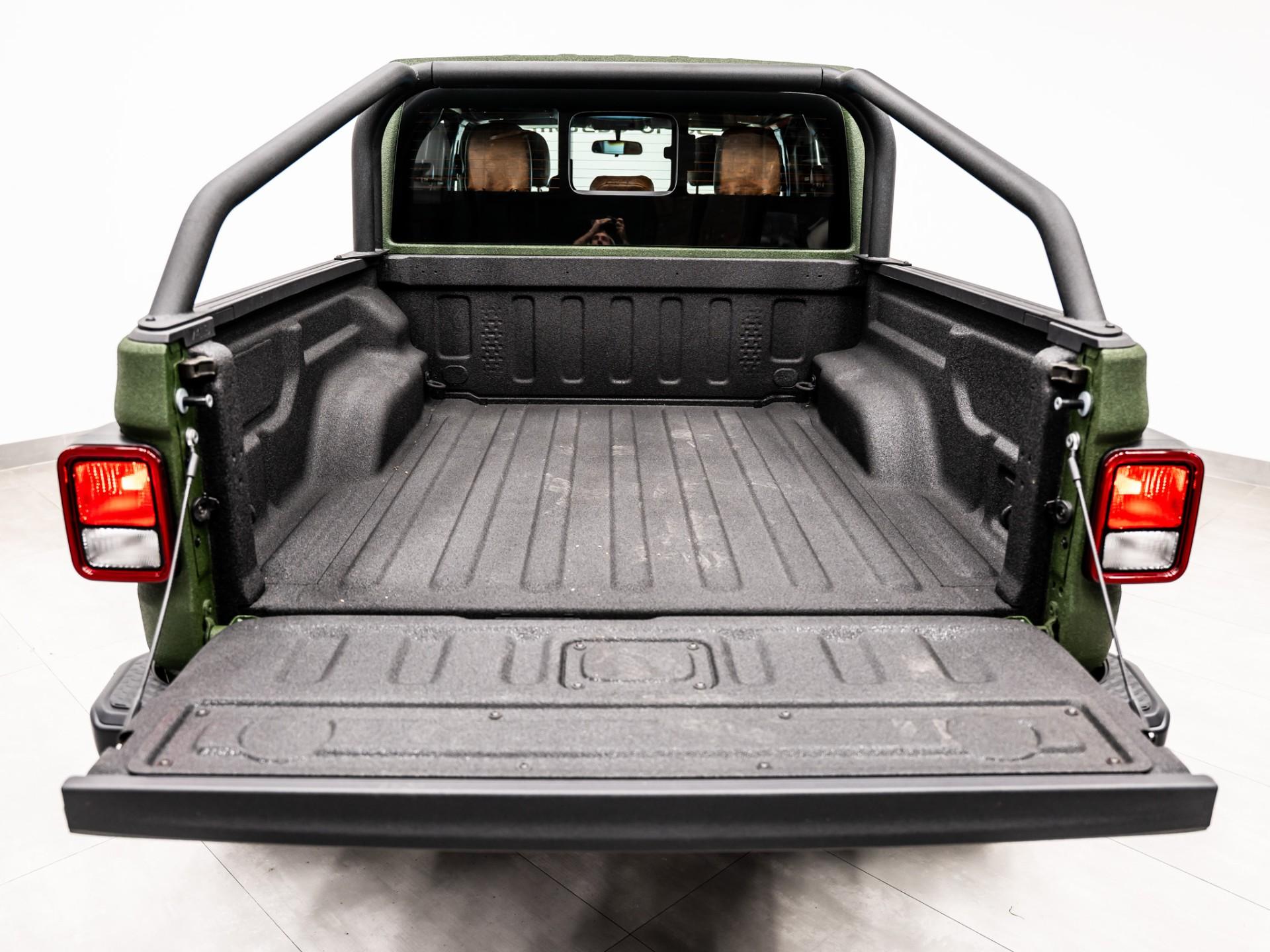 2026 JEEP GLADIATOR 4X4 in Green, photo 16 of 59