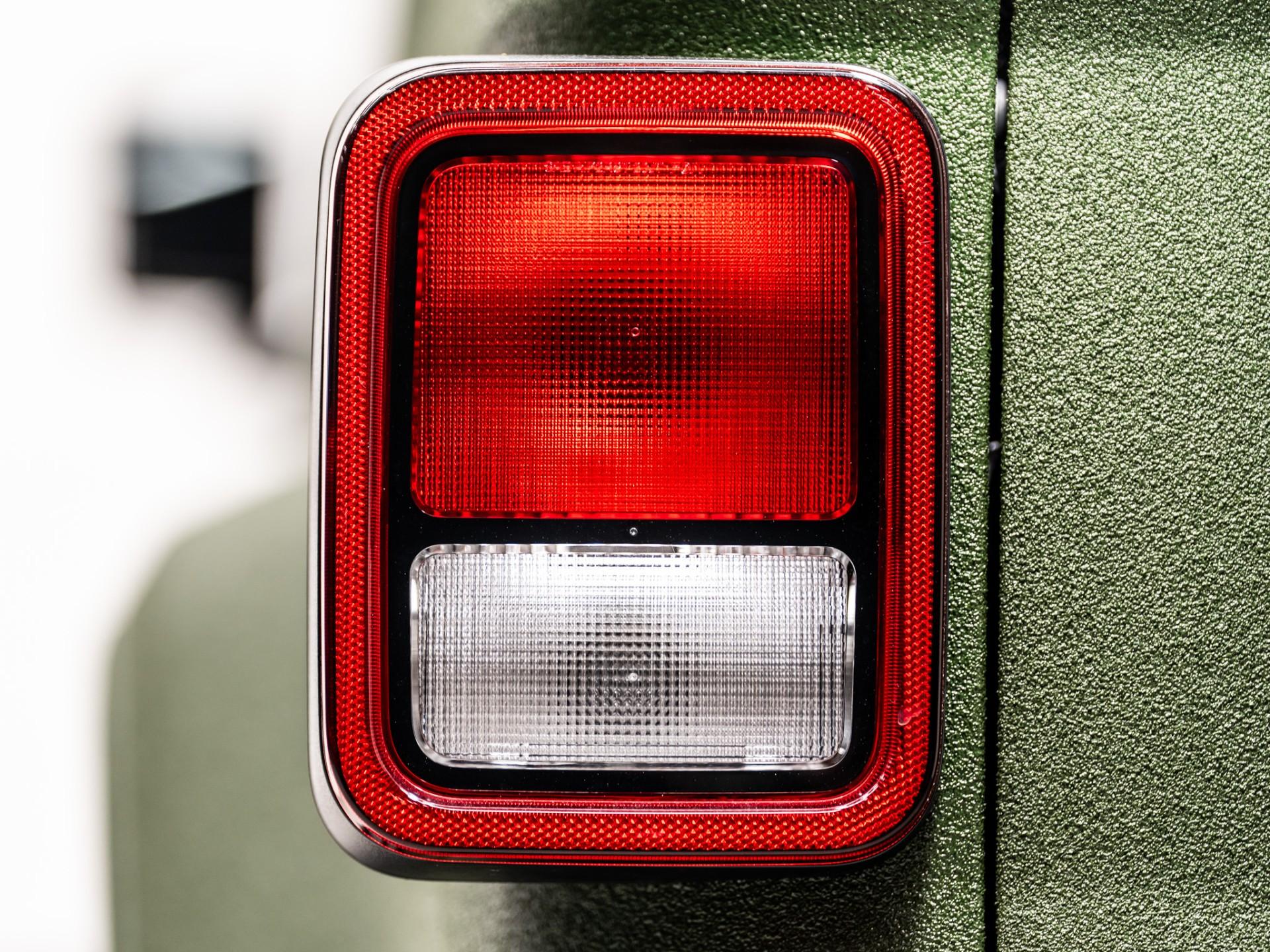2026 JEEP GLADIATOR 4X4 in Green, photo 18 of 59