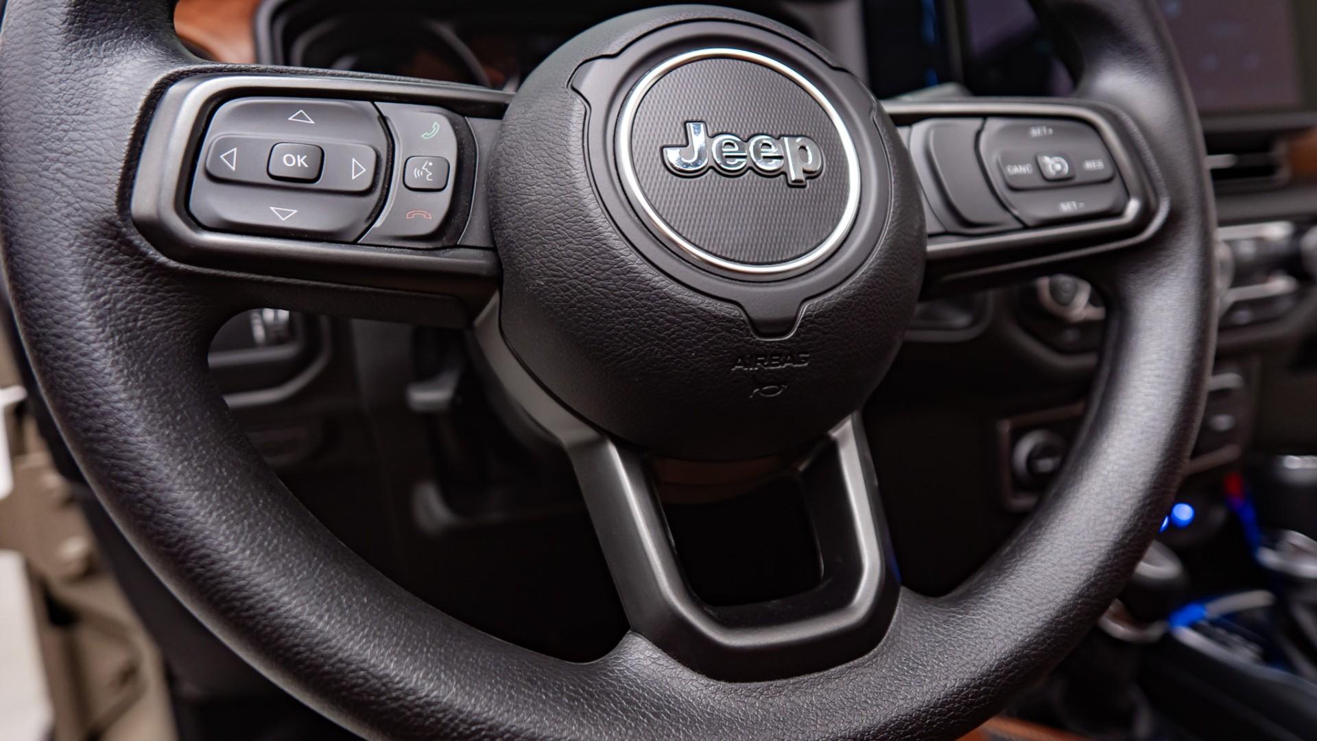 2026 JEEP GLADIATOR 4X4 in Tan, photo 33 of 60