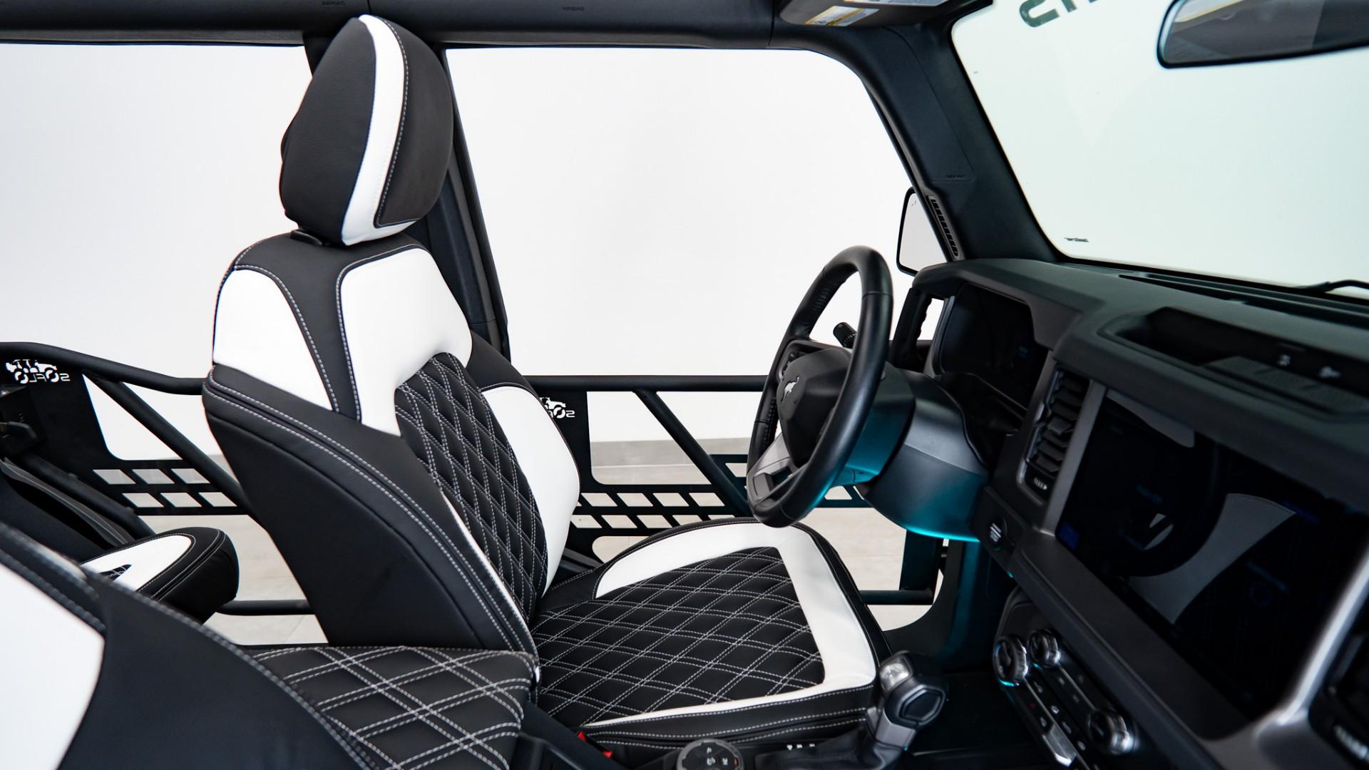 2025 FORD BRONCO 4X4 in Black, photo 38 of 50