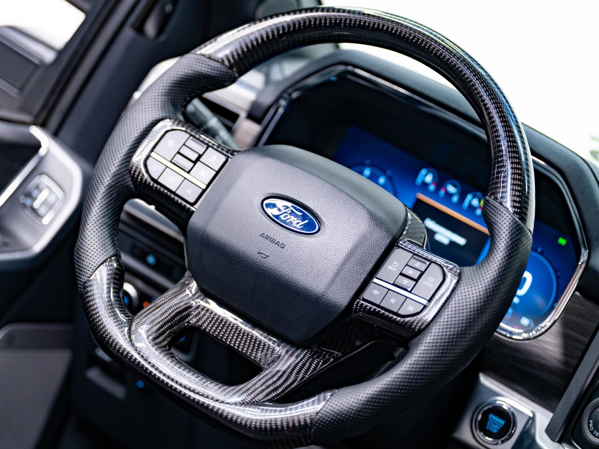 2025 FORD F-150 4X4 LARIAT in Oxford White, photo 34 of 50