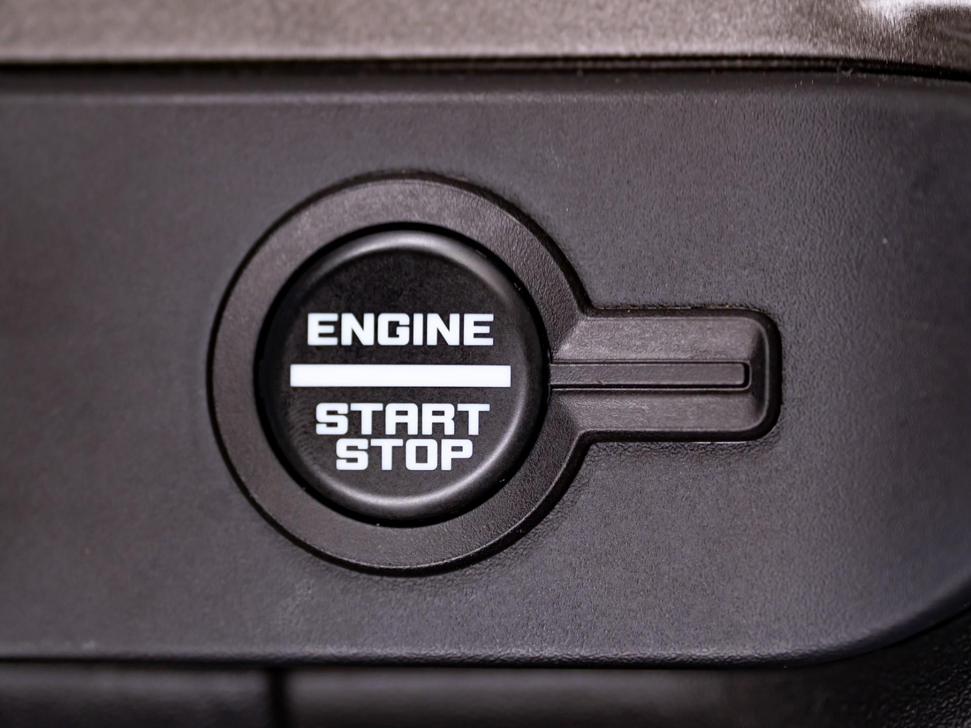 2025 FORD BRONCO 4X4 in Carbonized Gray Metallic, photo 44 of 49