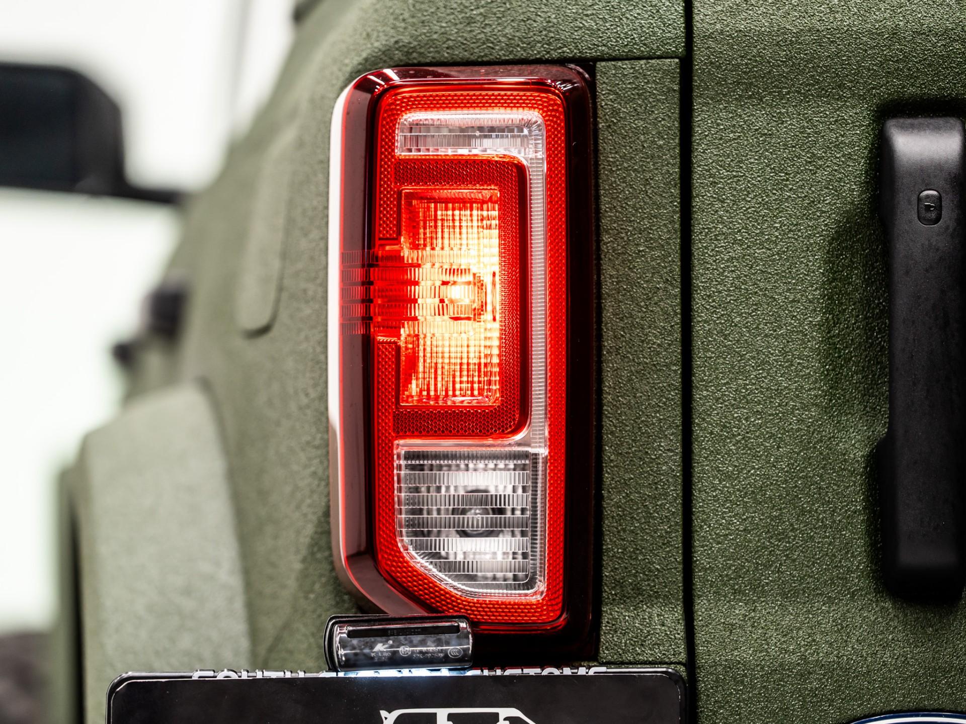 2025 FORD BRONCO 4X4 in Green, photo 16 of 49