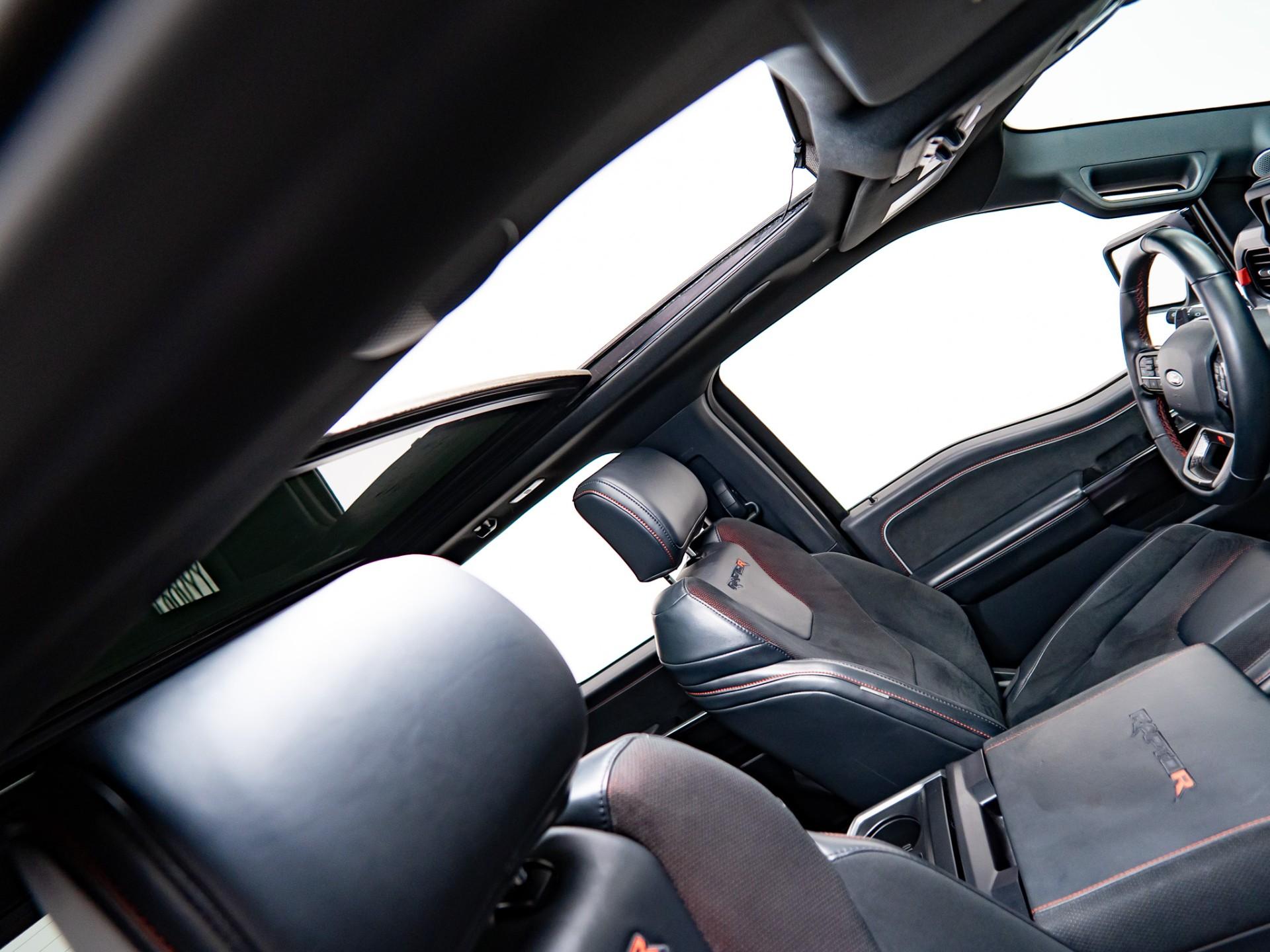 2025 FORD F-150 RAPTOR R in Agate Black Metallic, photo 35 of 55