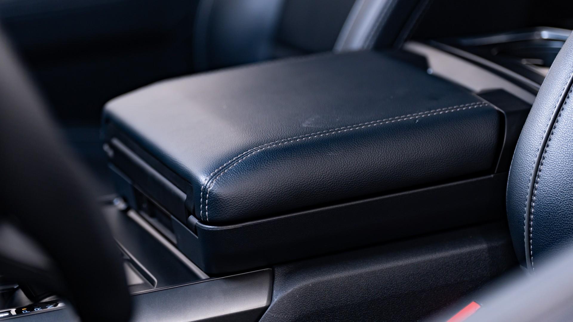 2025 FORD F-150 4X4 LARIAT in Agate Black Metallic, photo 31 of 33