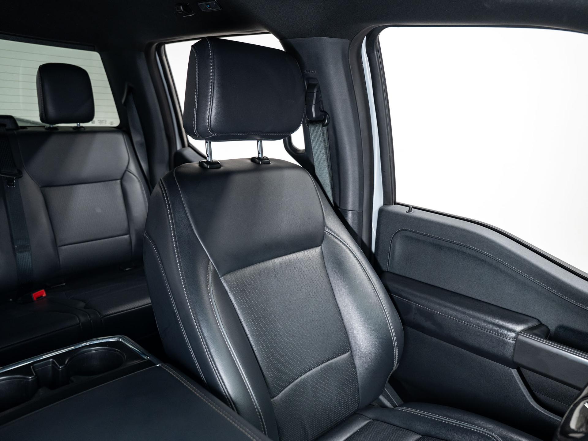 2025 FORD F-150 4X4 LARIAT in Space White Metallic, photo 29 of 58