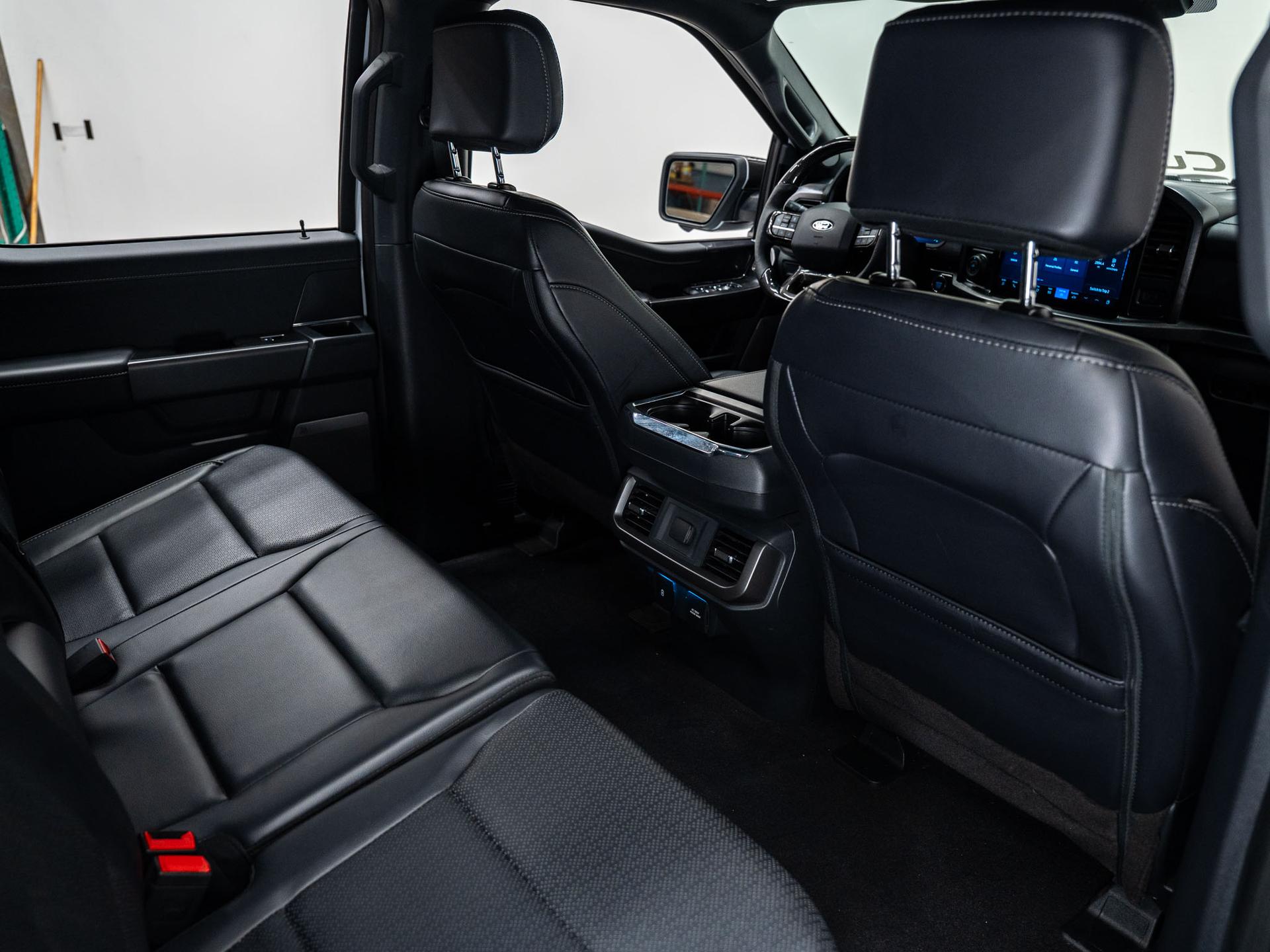 2025 FORD F-150 4X4 LARIAT in Space White Metallic, photo 33 of 58