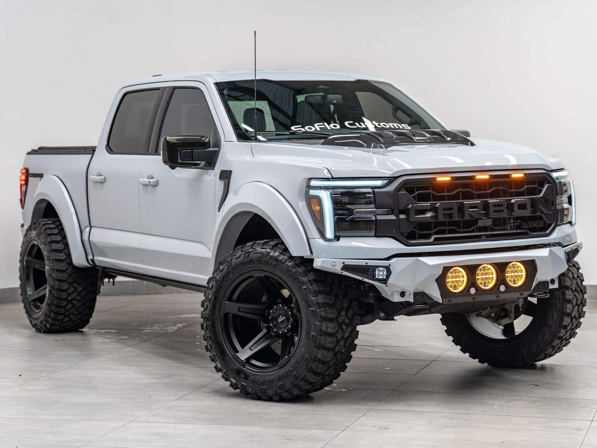 2025 FORD F-150 4X4 LARIAT in Space White Metallic, photo 3 of 5