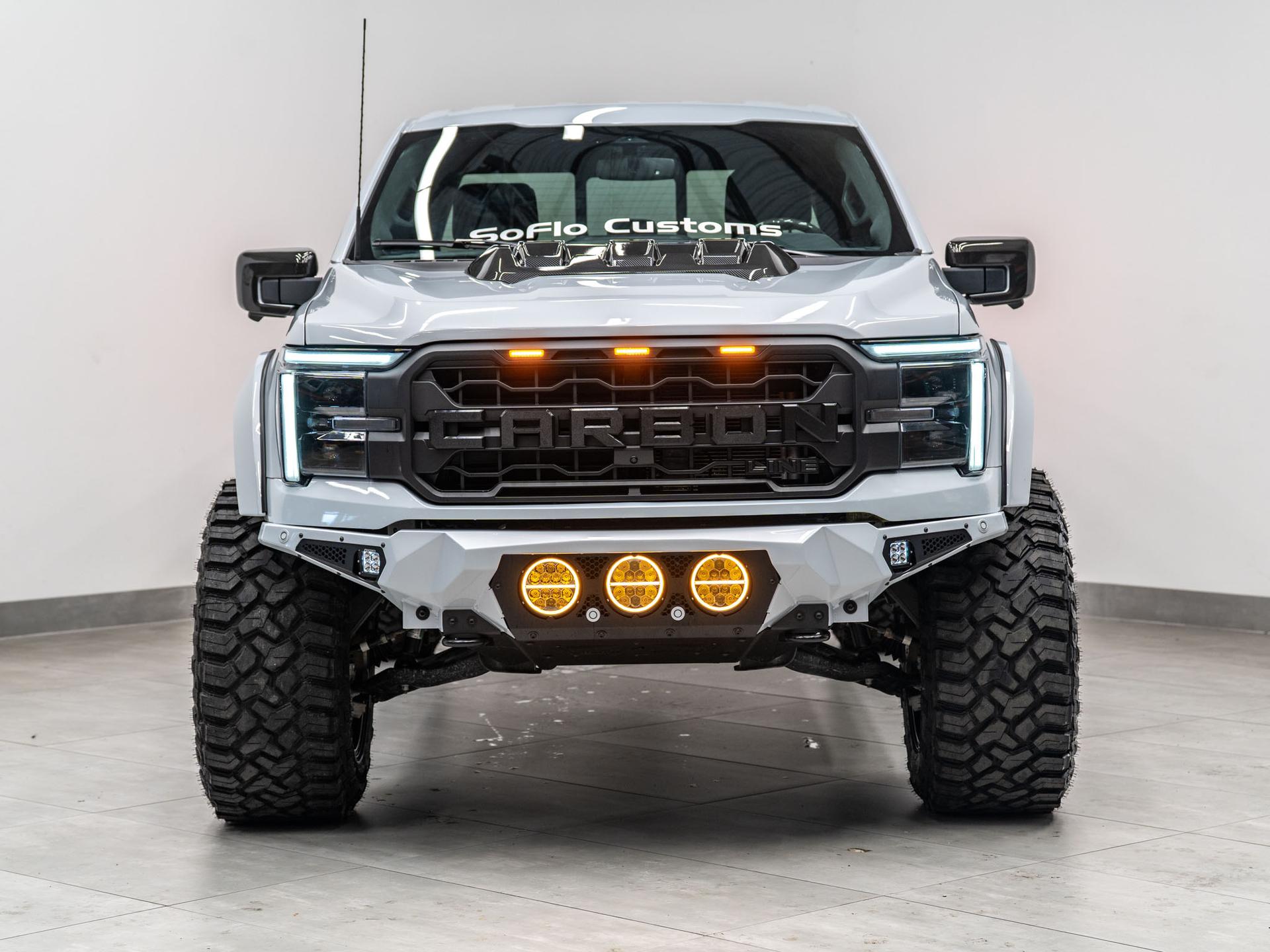 2025 FORD F-150 4X4 LARIAT in Space White Metallic, photo 2 of 5
