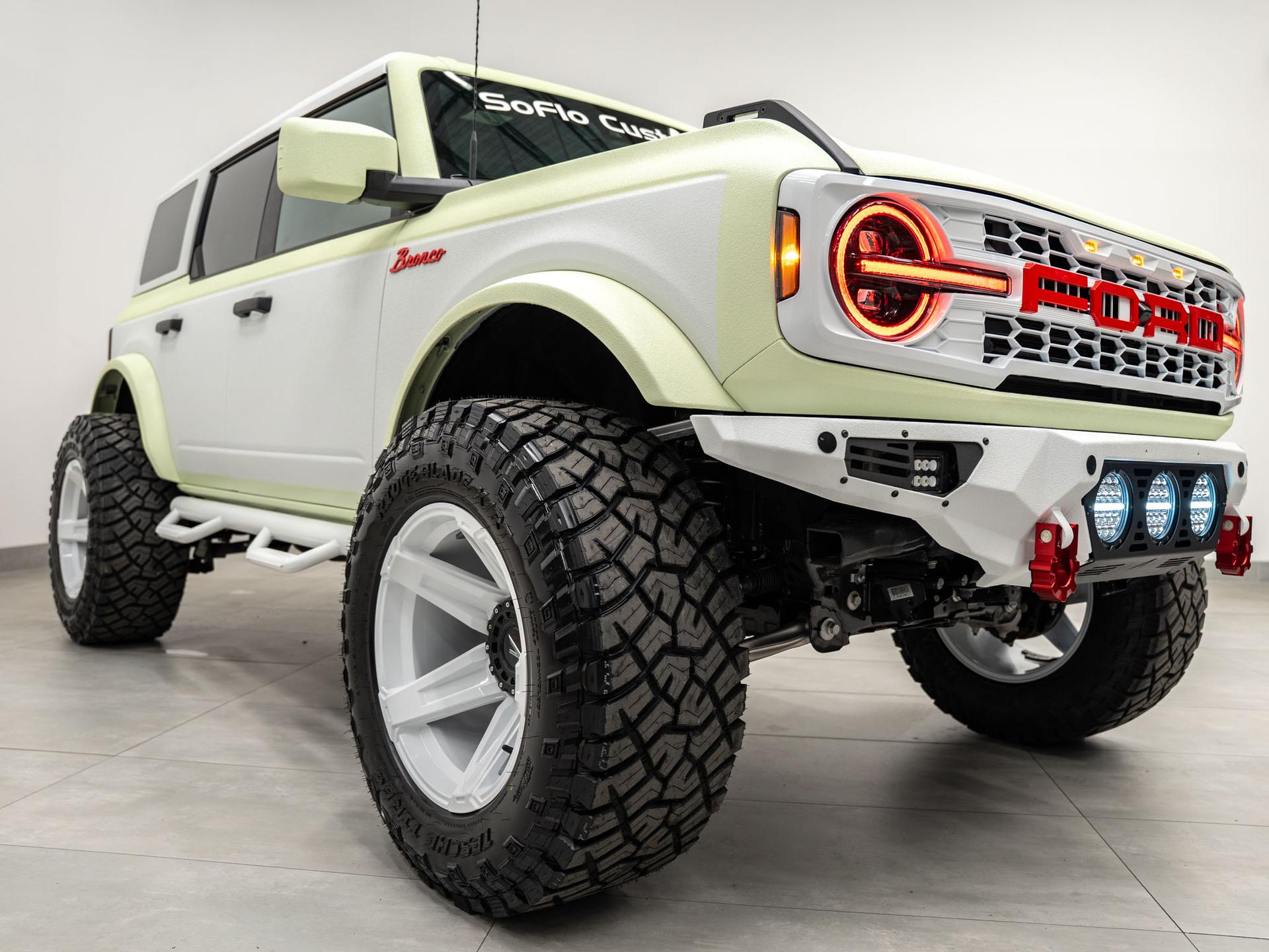 2026 FORD BRONCO 4X4 in Green, photo 13 of 55