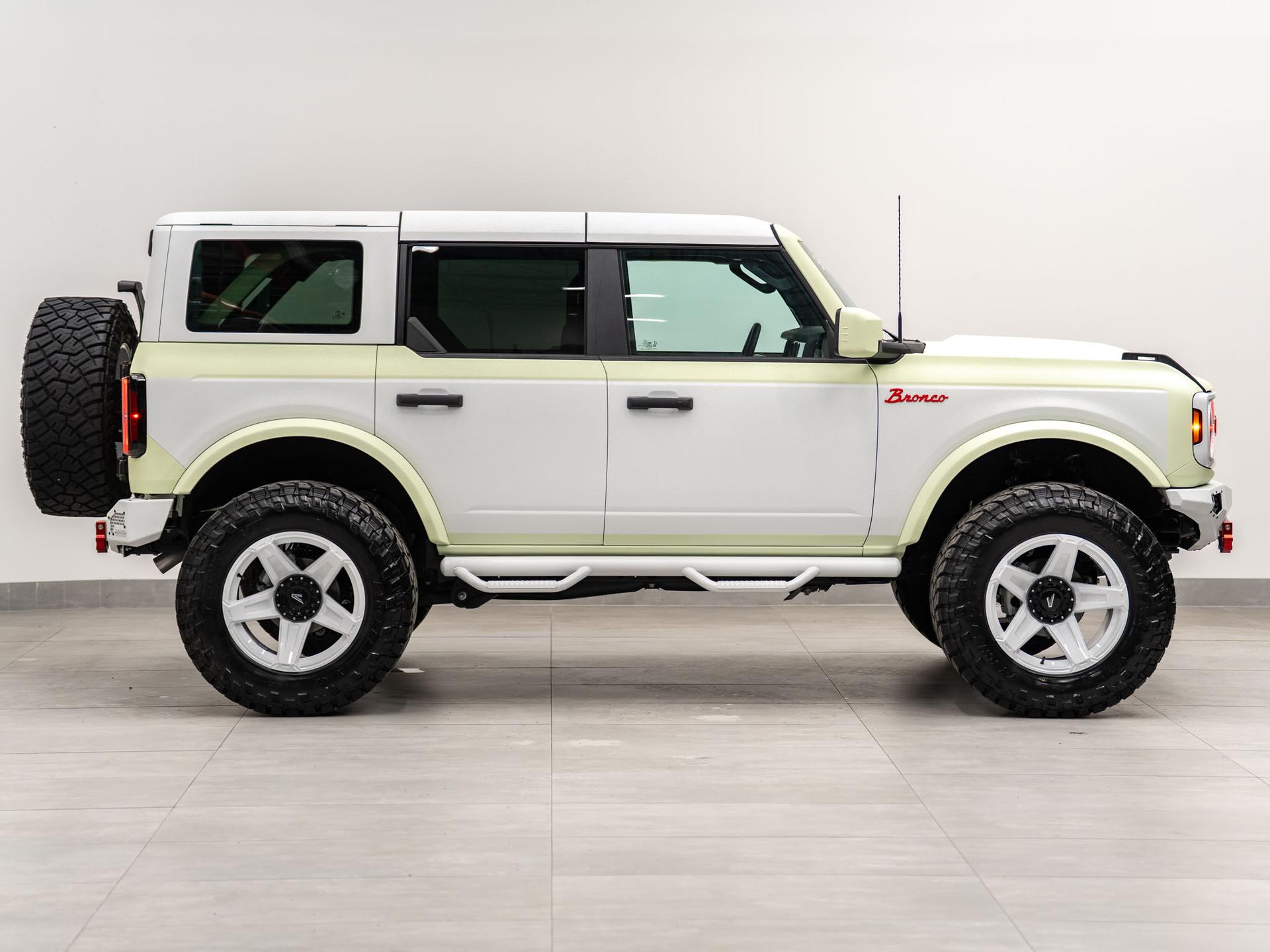 2026 FORD BRONCO 4X4 in Green, photo 14 of 55