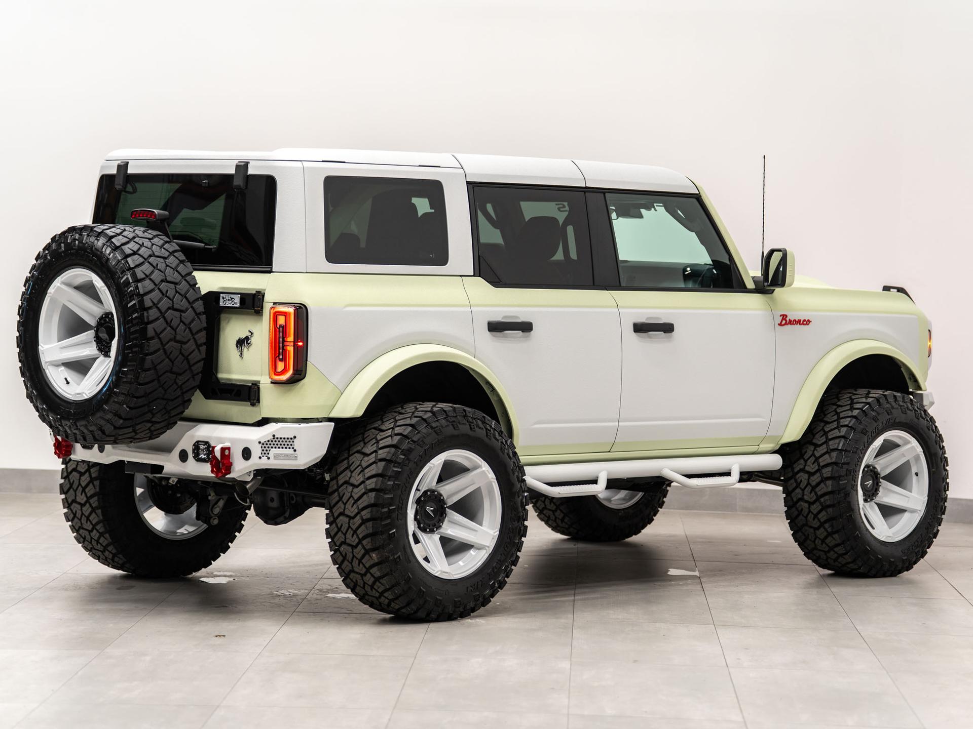 2026 FORD BRONCO 4X4 in Green, photo 15 of 55