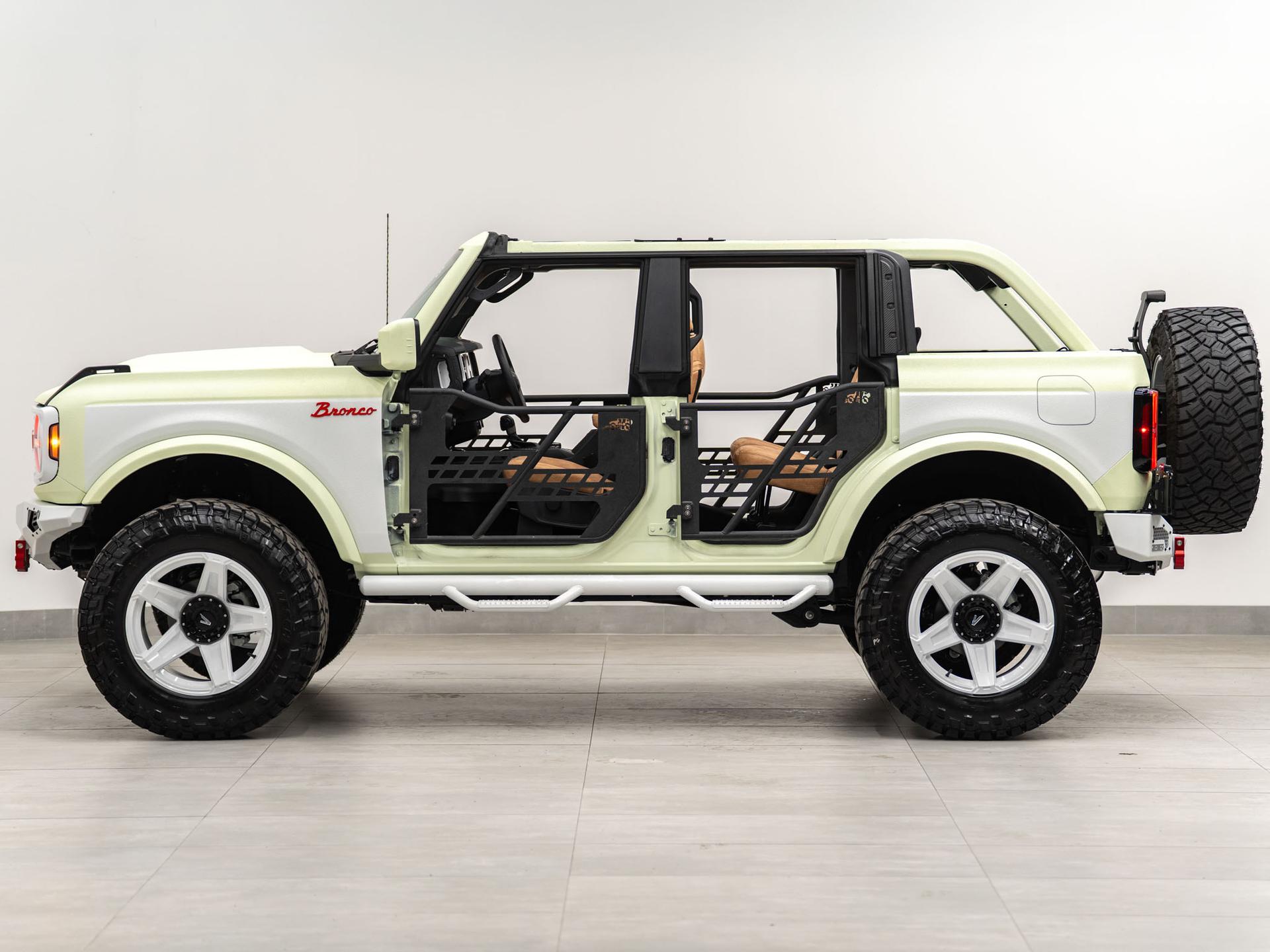 2026 FORD BRONCO 4X4 in Green, photo 23 of 55