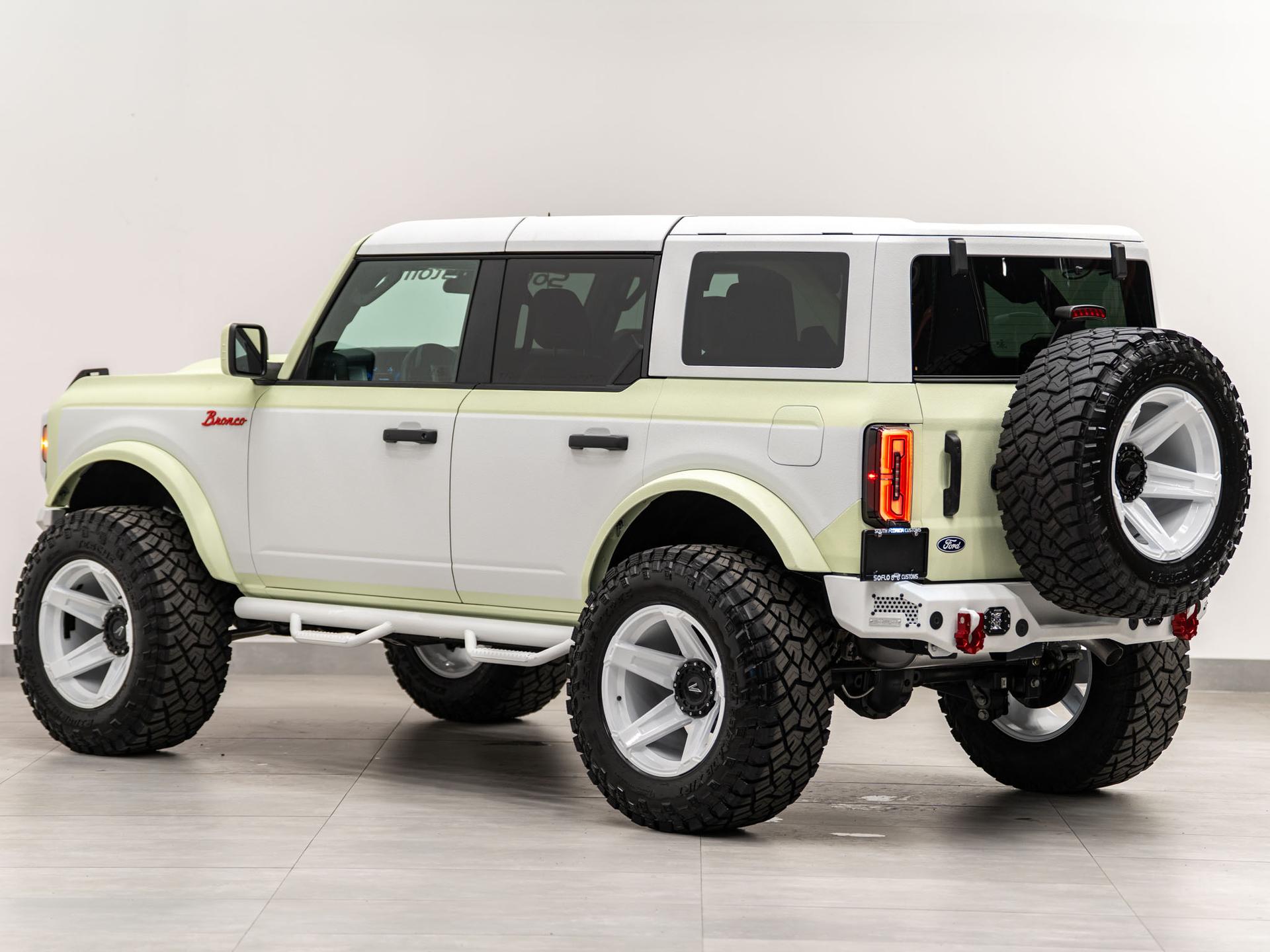 2026 FORD BRONCO 4X4 in Green, photo 18 of 55