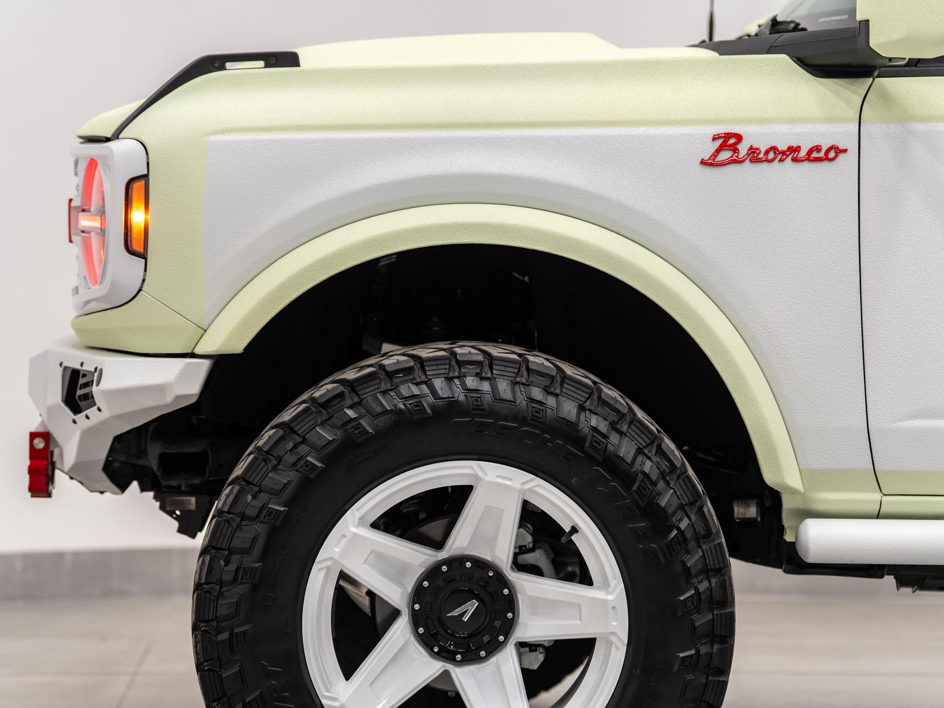 2026 FORD BRONCO 4X4 in Green, photo 20 of 55