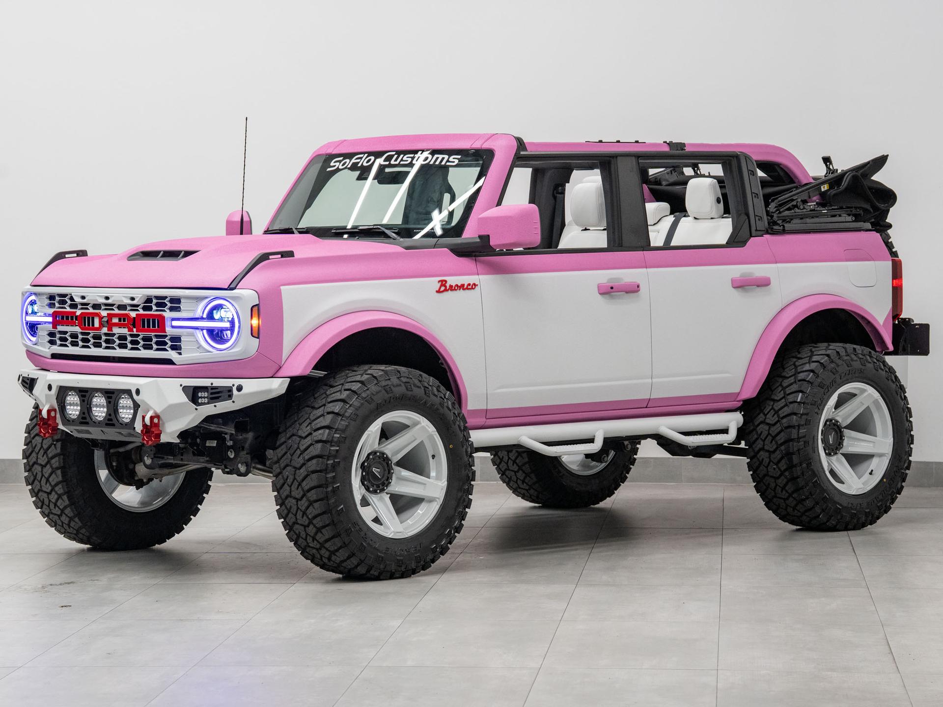2025 FORD BRONCO 4X4 in Pink, photo 18 of 57