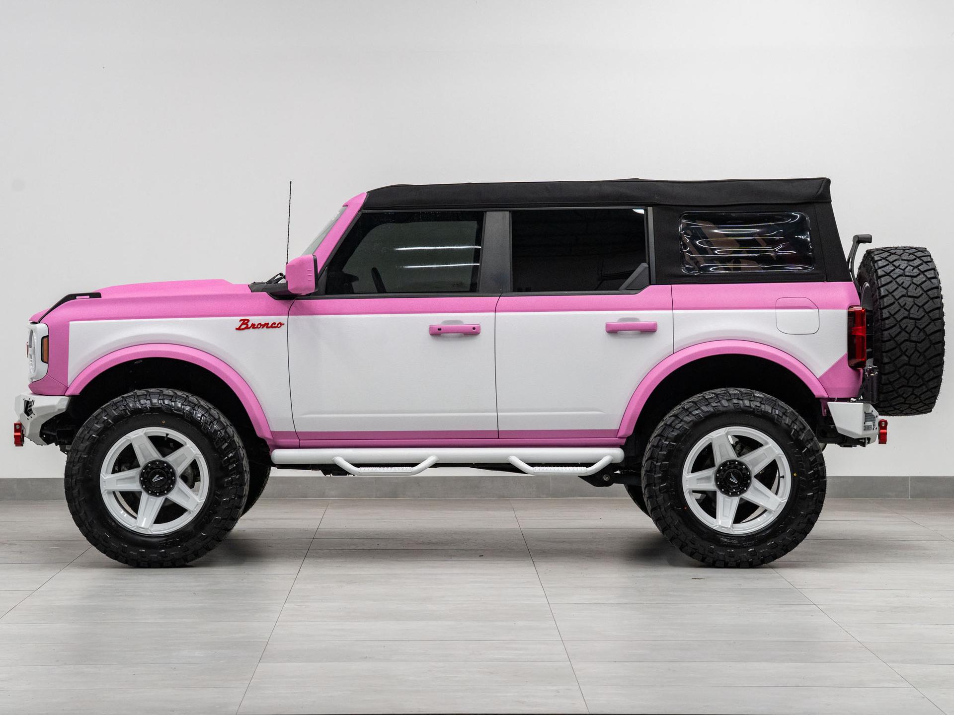 2025 FORD BRONCO 4X4 in Pink, photo 15 of 57