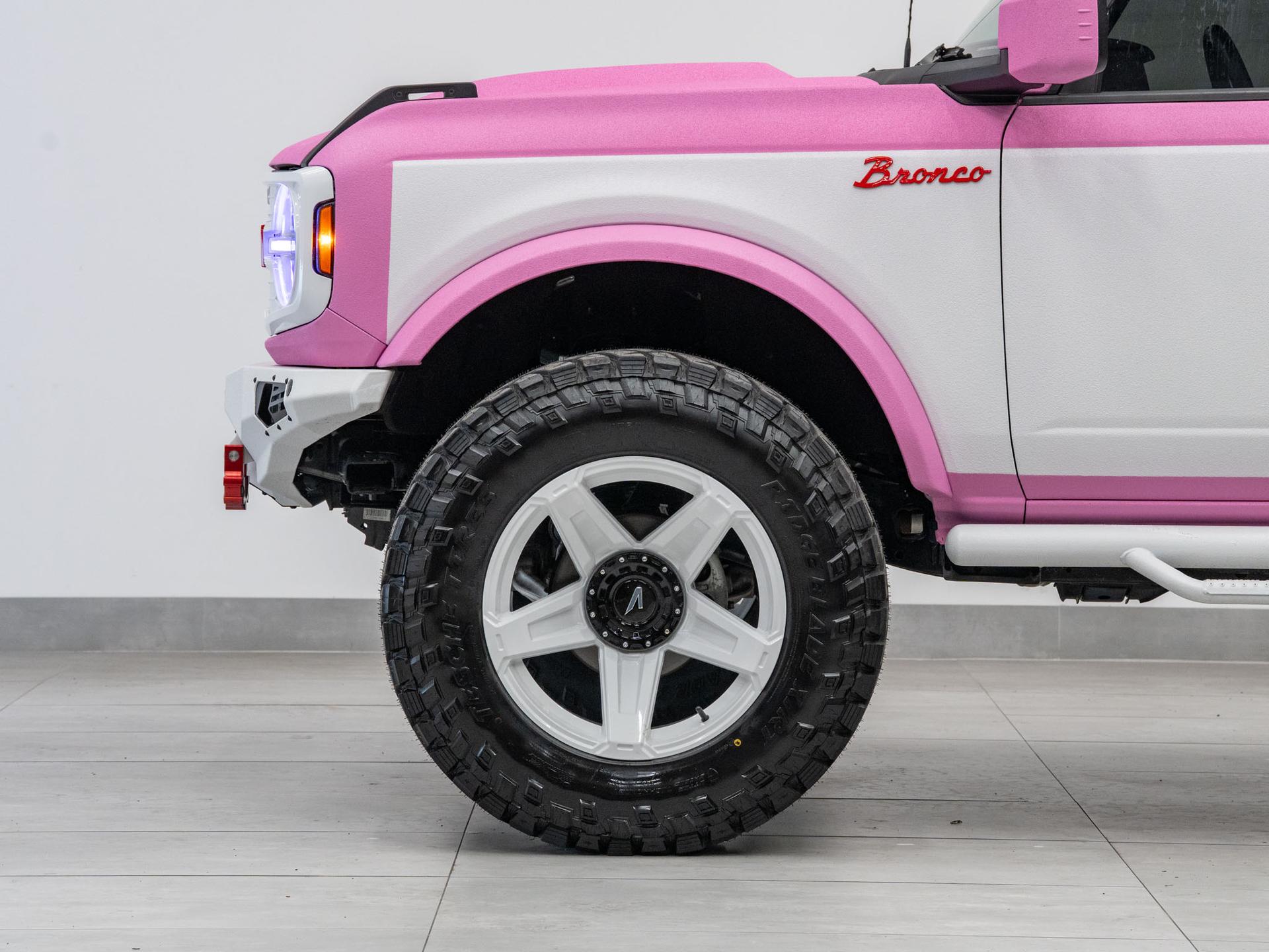 2025 FORD BRONCO 4X4 in Pink, photo 16 of 57