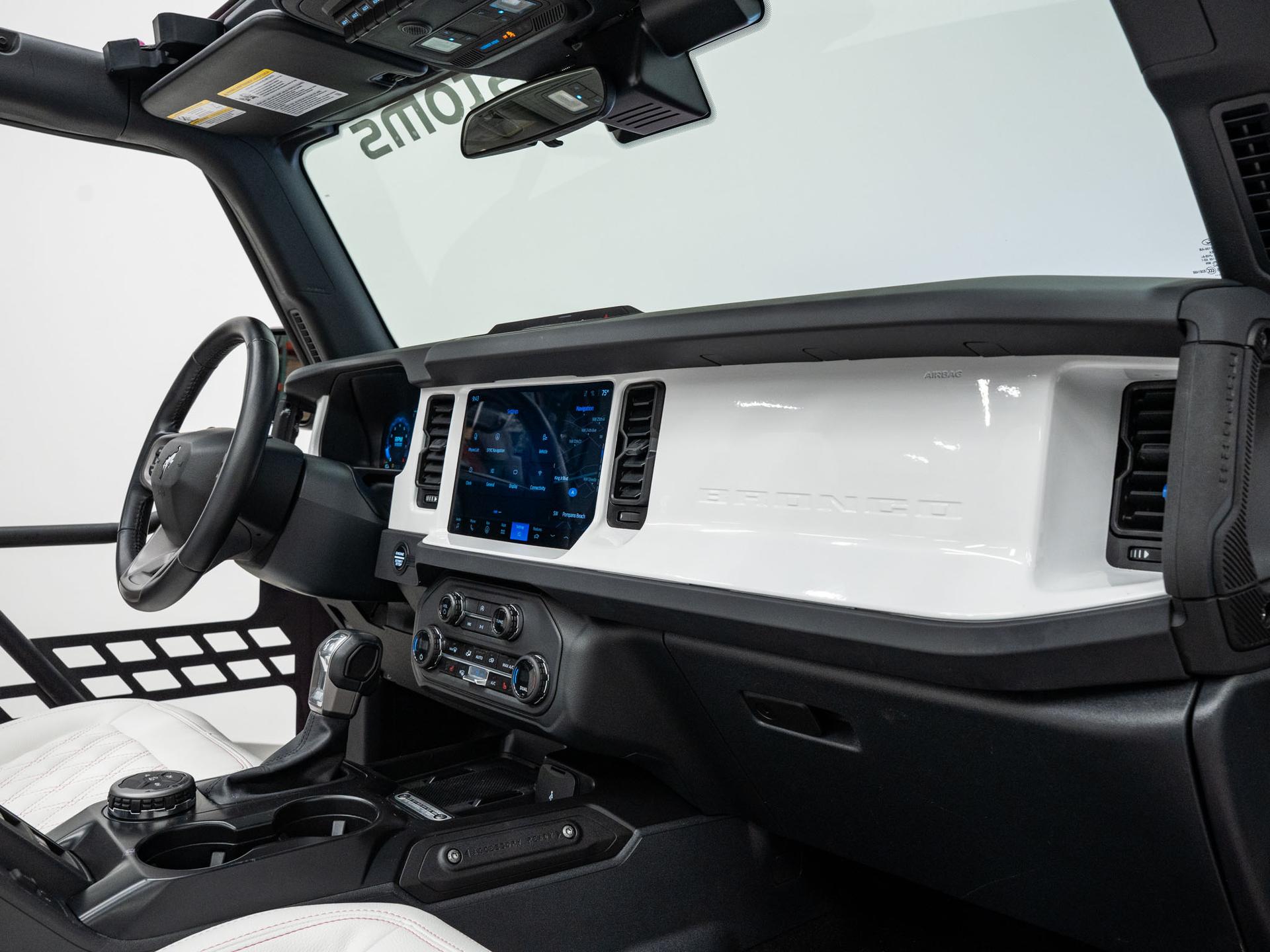 2025 FORD BRONCO 4X4 in Pink, photo 38 of 57