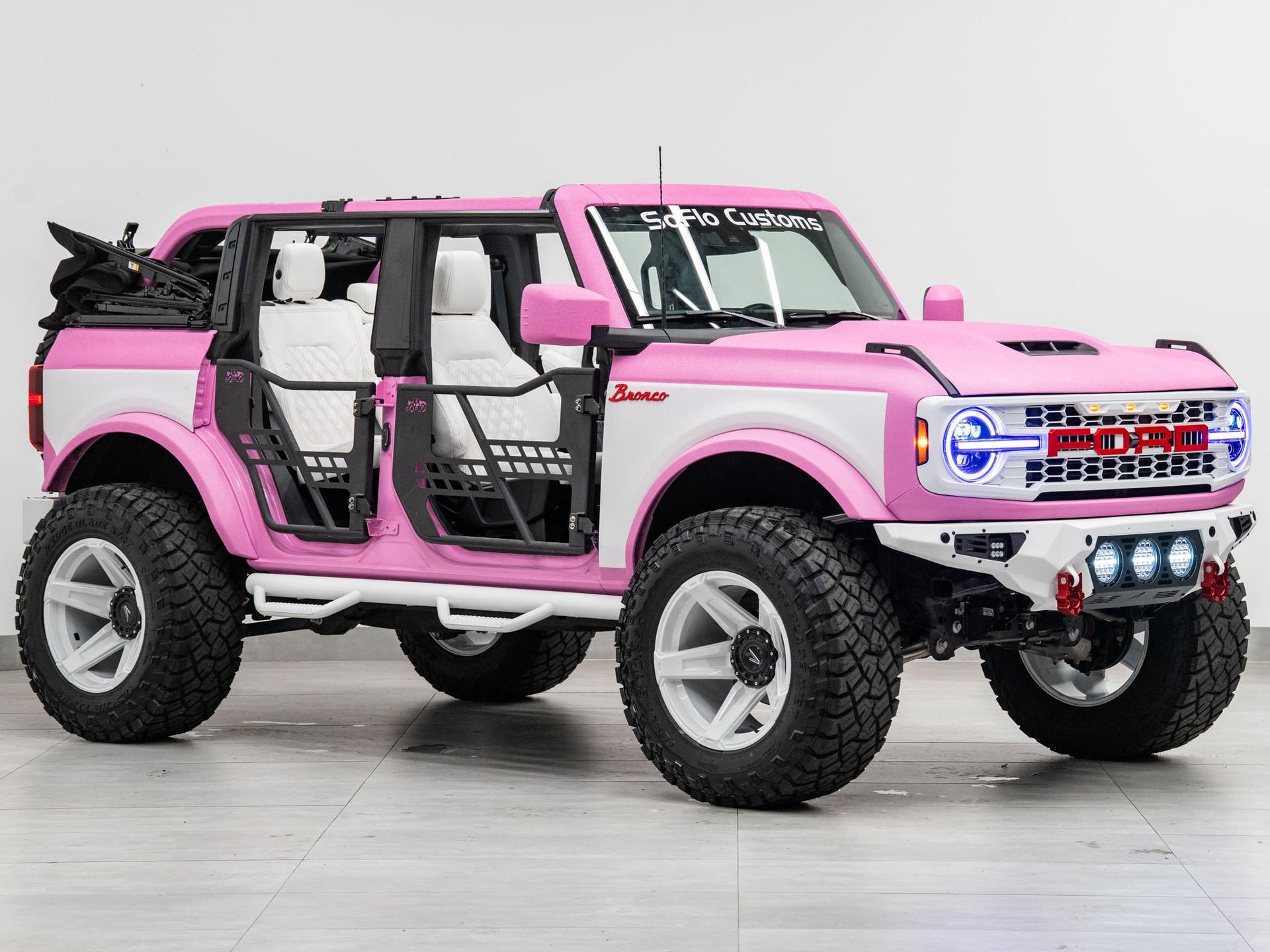 2025 FORD BRONCO 4X4 in Pink, photo 26 of 57