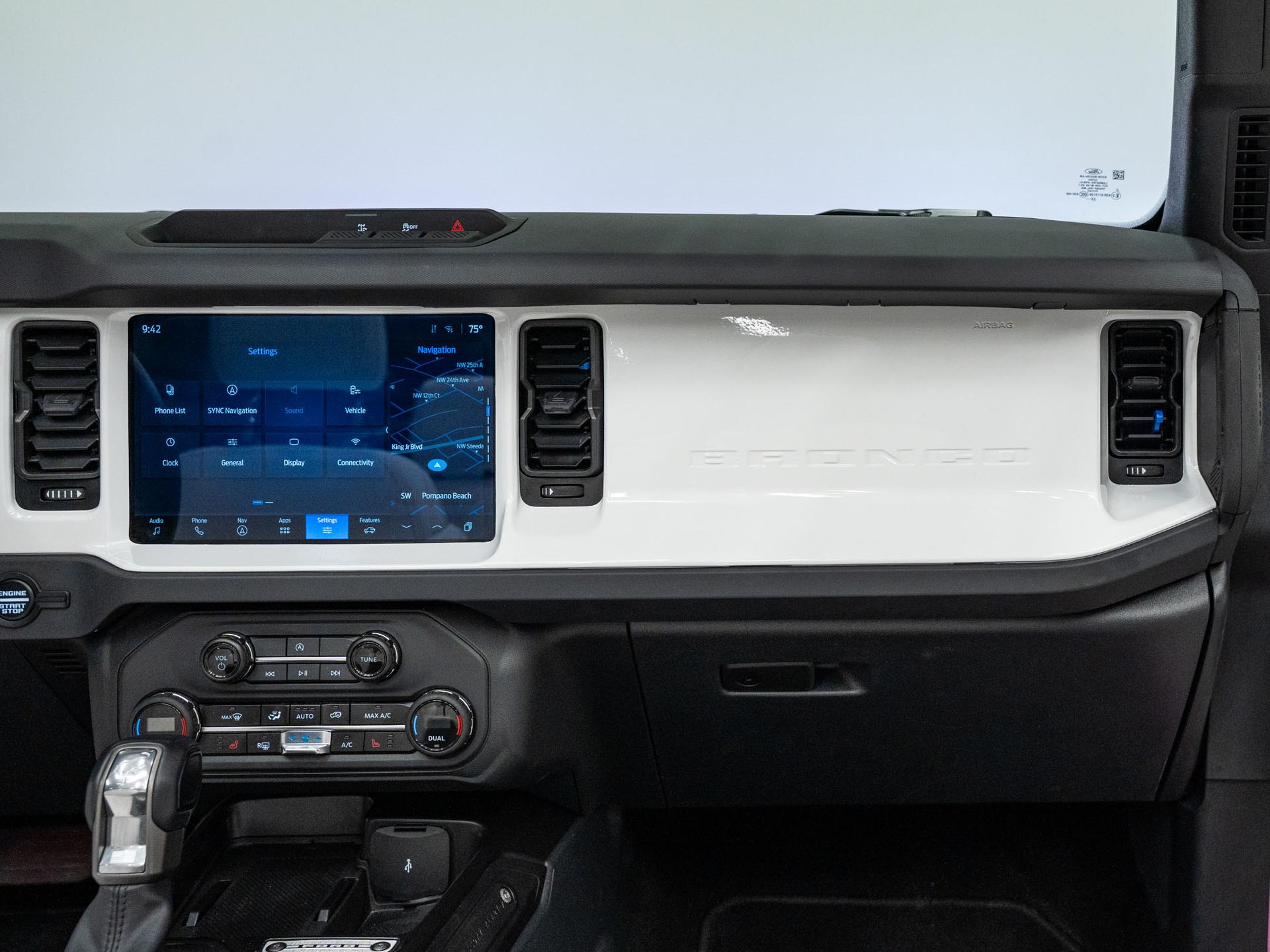 2025 FORD BRONCO 4X4 in Pink, photo 45 of 57