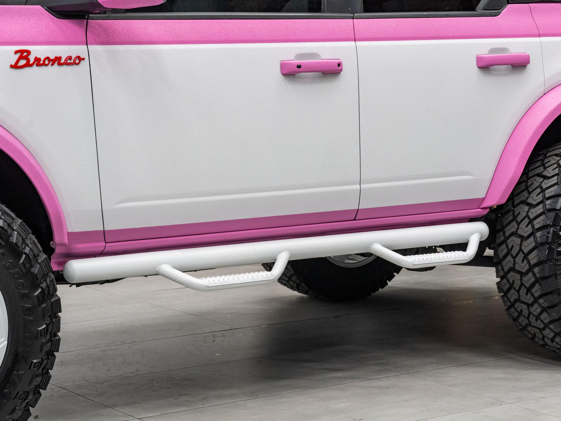 2025 FORD BRONCO 4X4 in Pink, photo 20 of 57