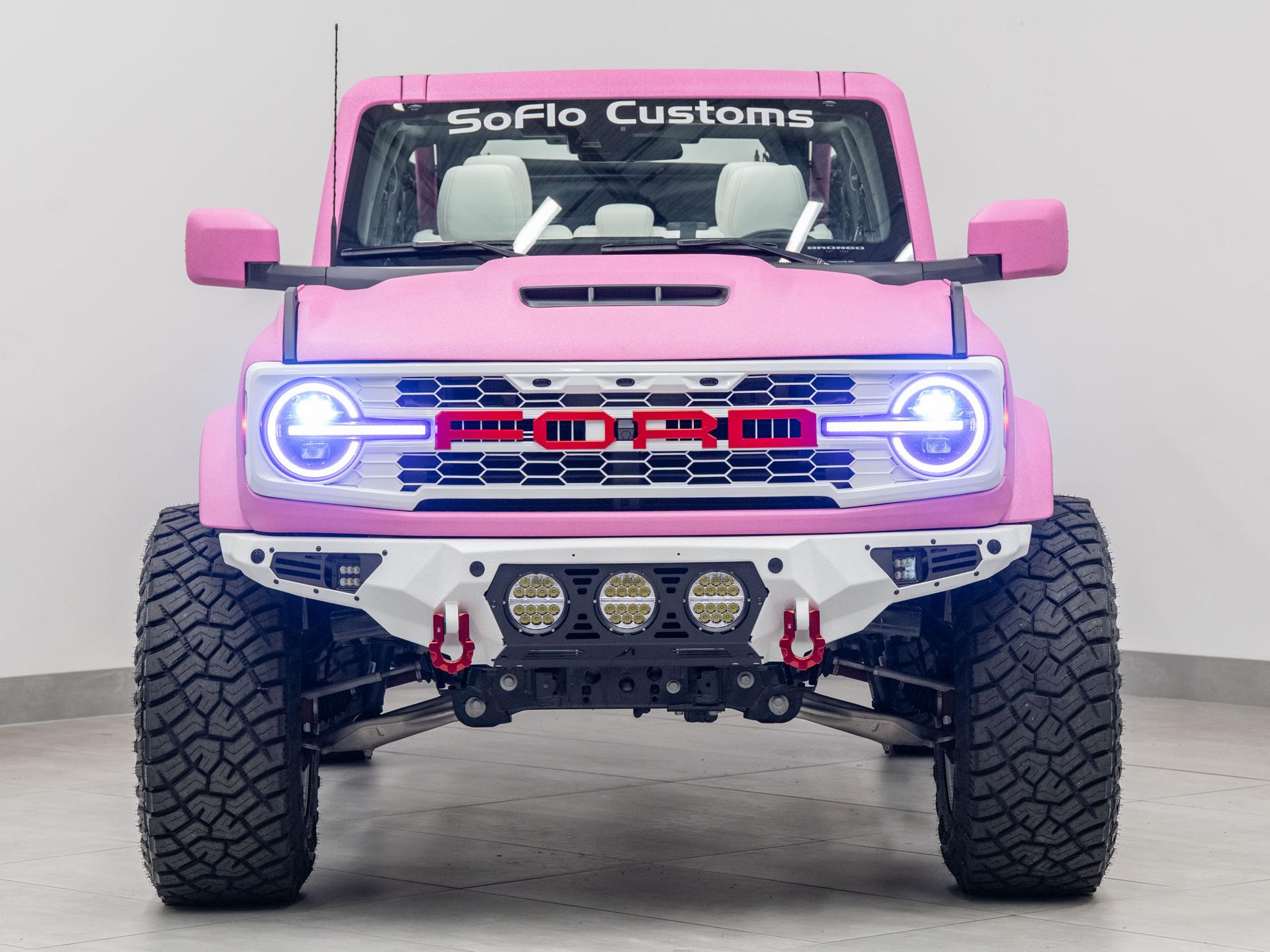 2025 FORD BRONCO 4X4 in Pink, photo 2 of 57