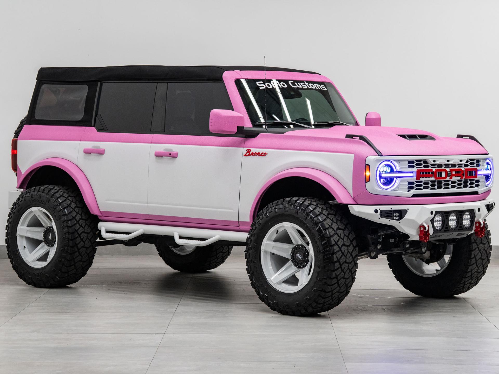 2025 FORD BRONCO 4X4 in Pink, photo 9 of 57